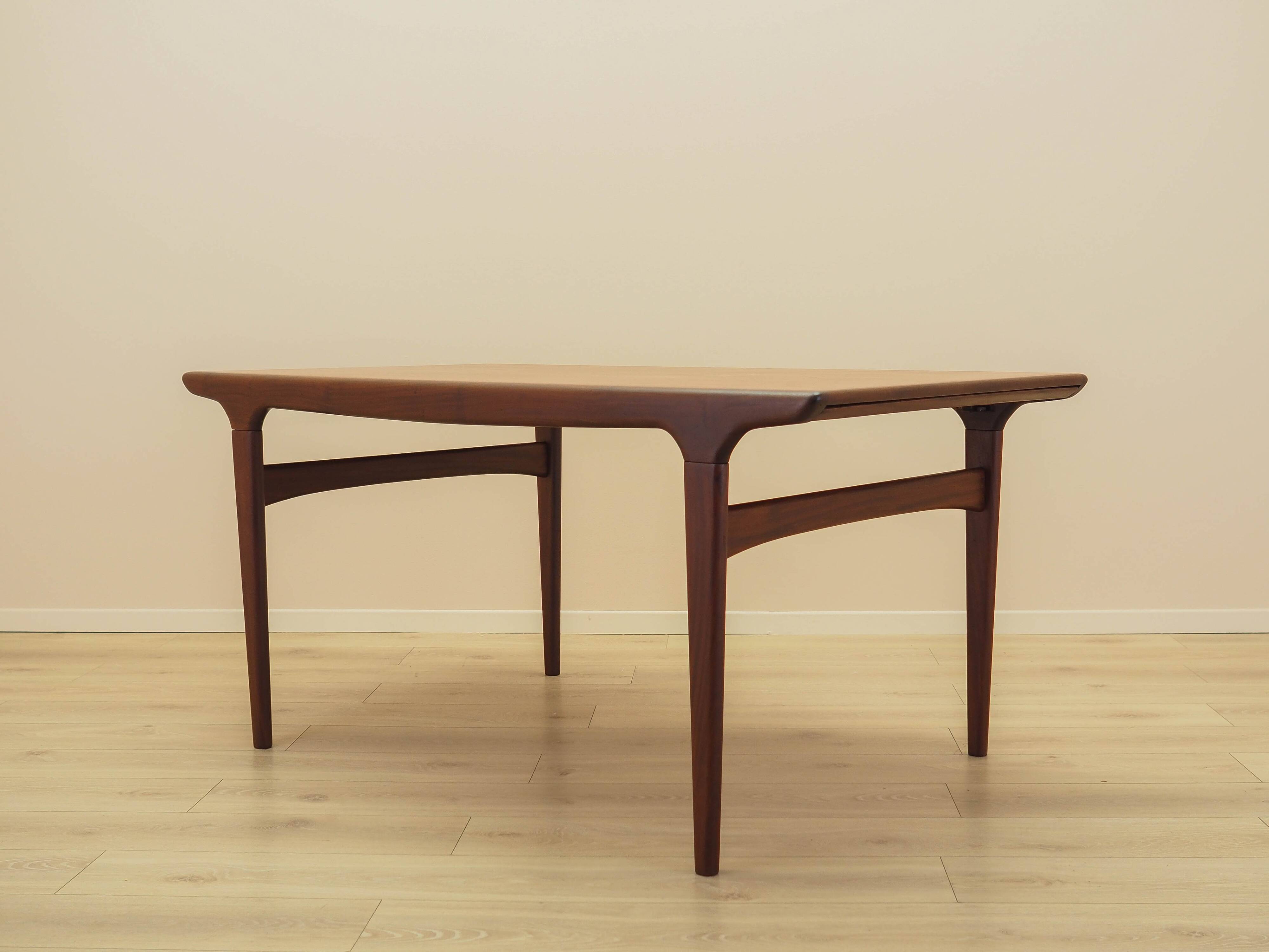 Teak table, Danish design, 1970s, designer: Johannes Andersen