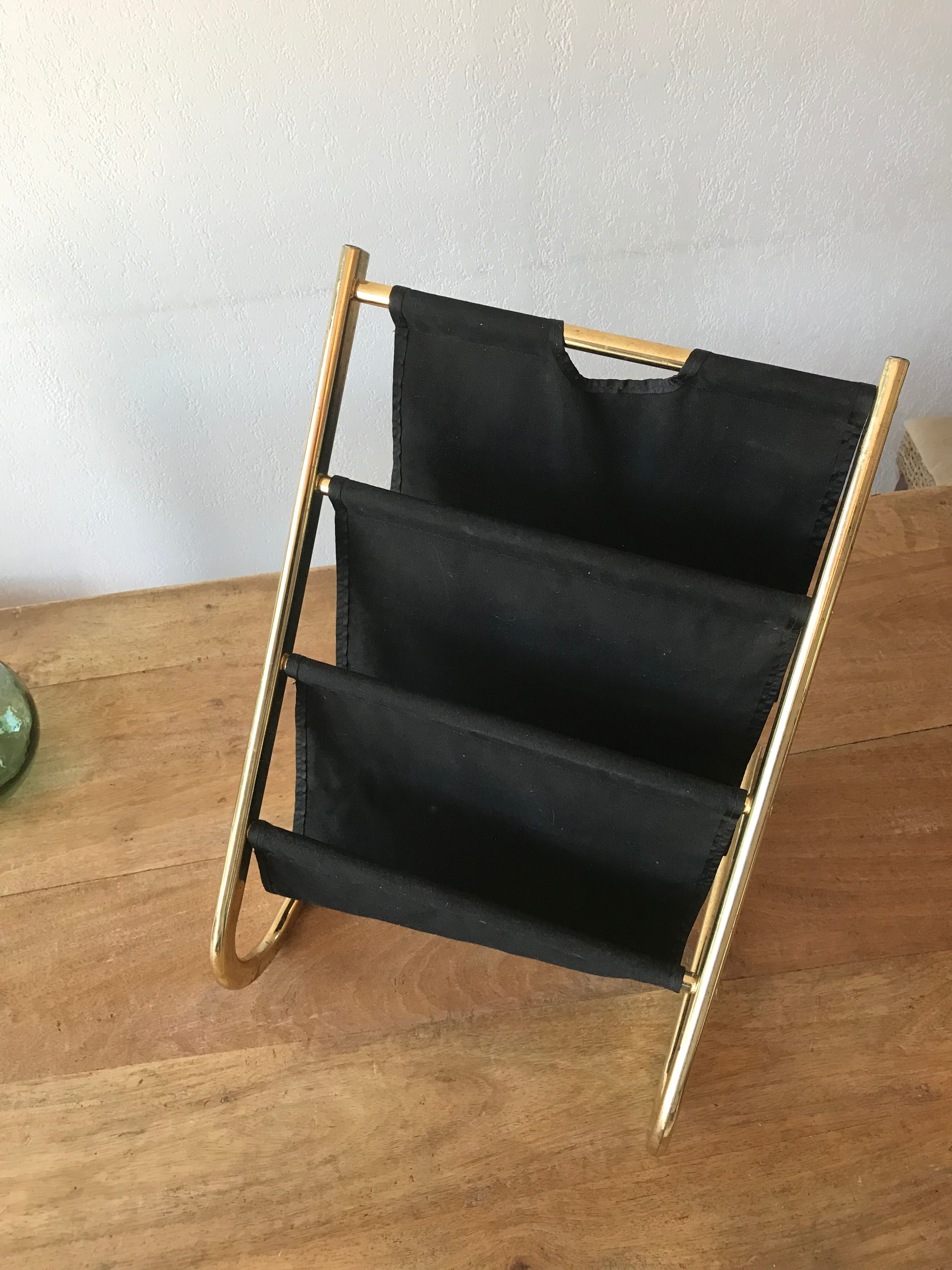 Golden review holder