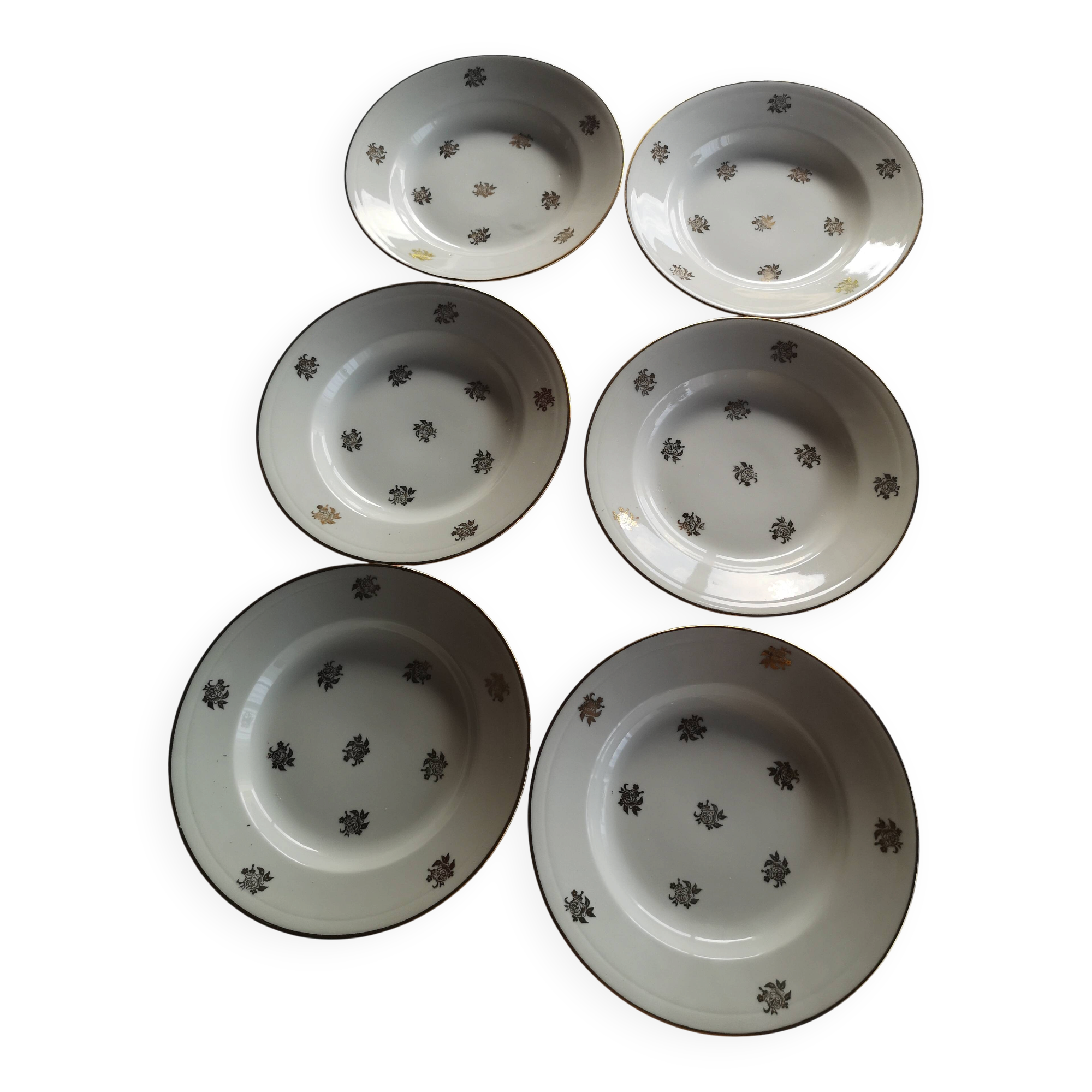6 deep plates in French porcelain – gold floral decoration