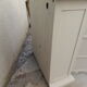 Meuble, buffet peint en beige, plateau en bois brut