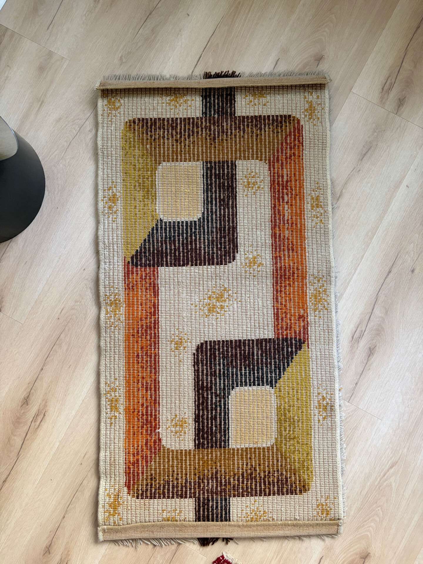 Vintage 1970s Space Age rug in long pile wool 62x115.