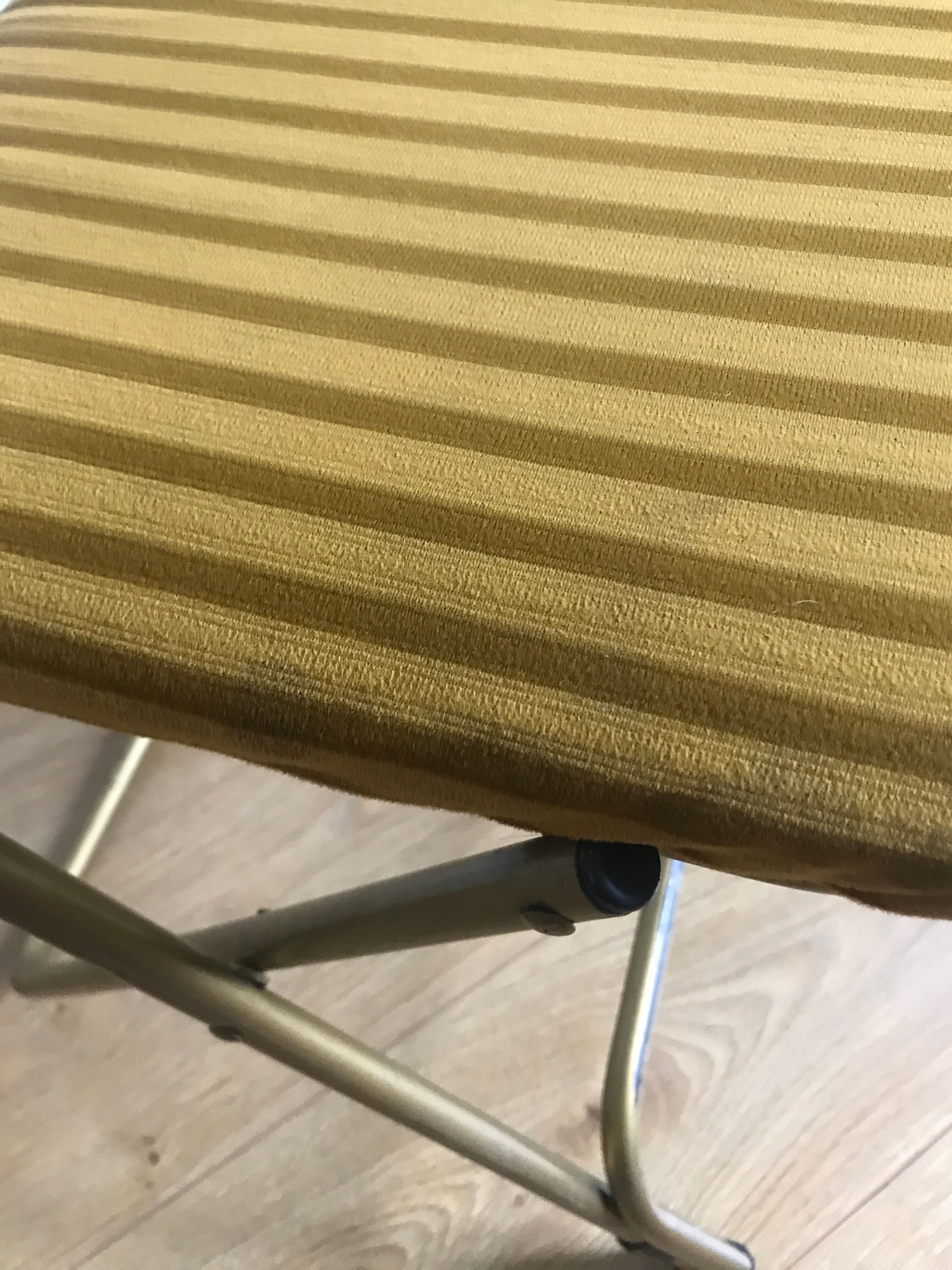 Vintage folding chair lafuma chantazur with striped golden fabric