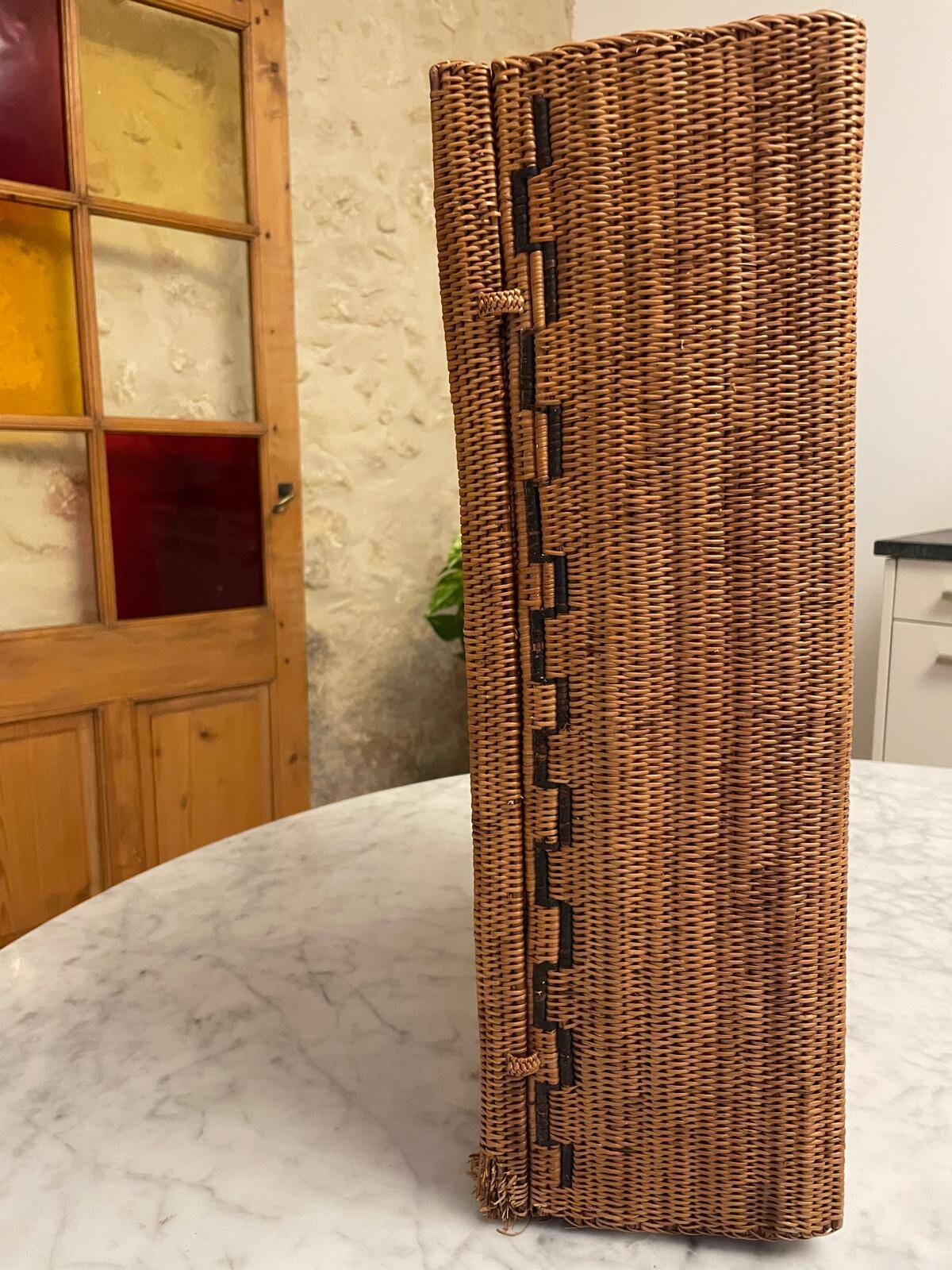 Vintage rattan trunk with lid