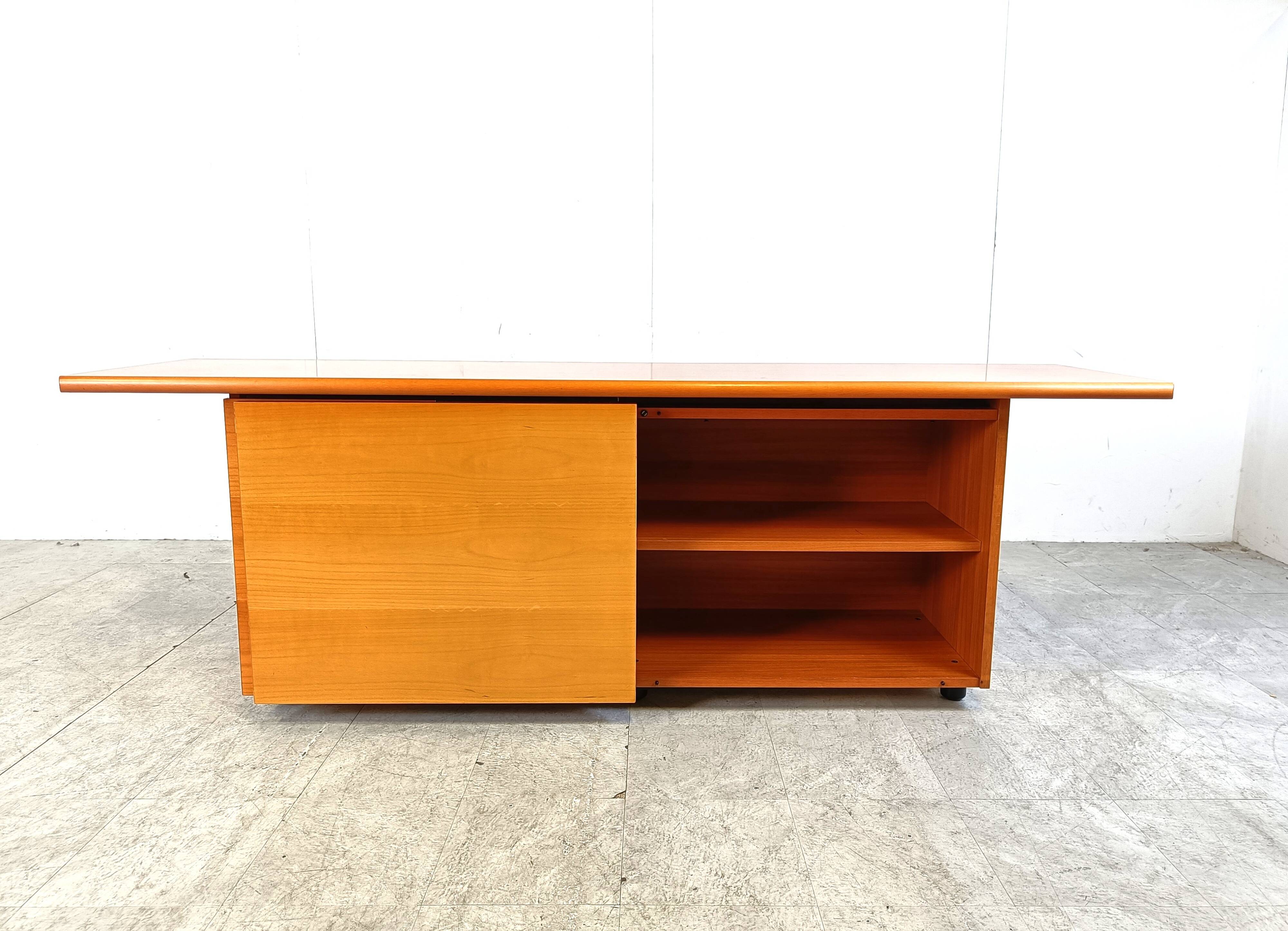Buffet italien en bois à portes coulissantes, années 1990