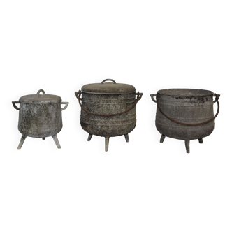 Set of 3 vintage aluminum footed cauldrons