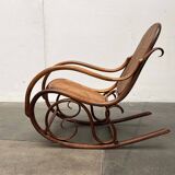 Curved wooden rocking chair Art Nouveau Jugendstil by Fischel, Austria, 1910s