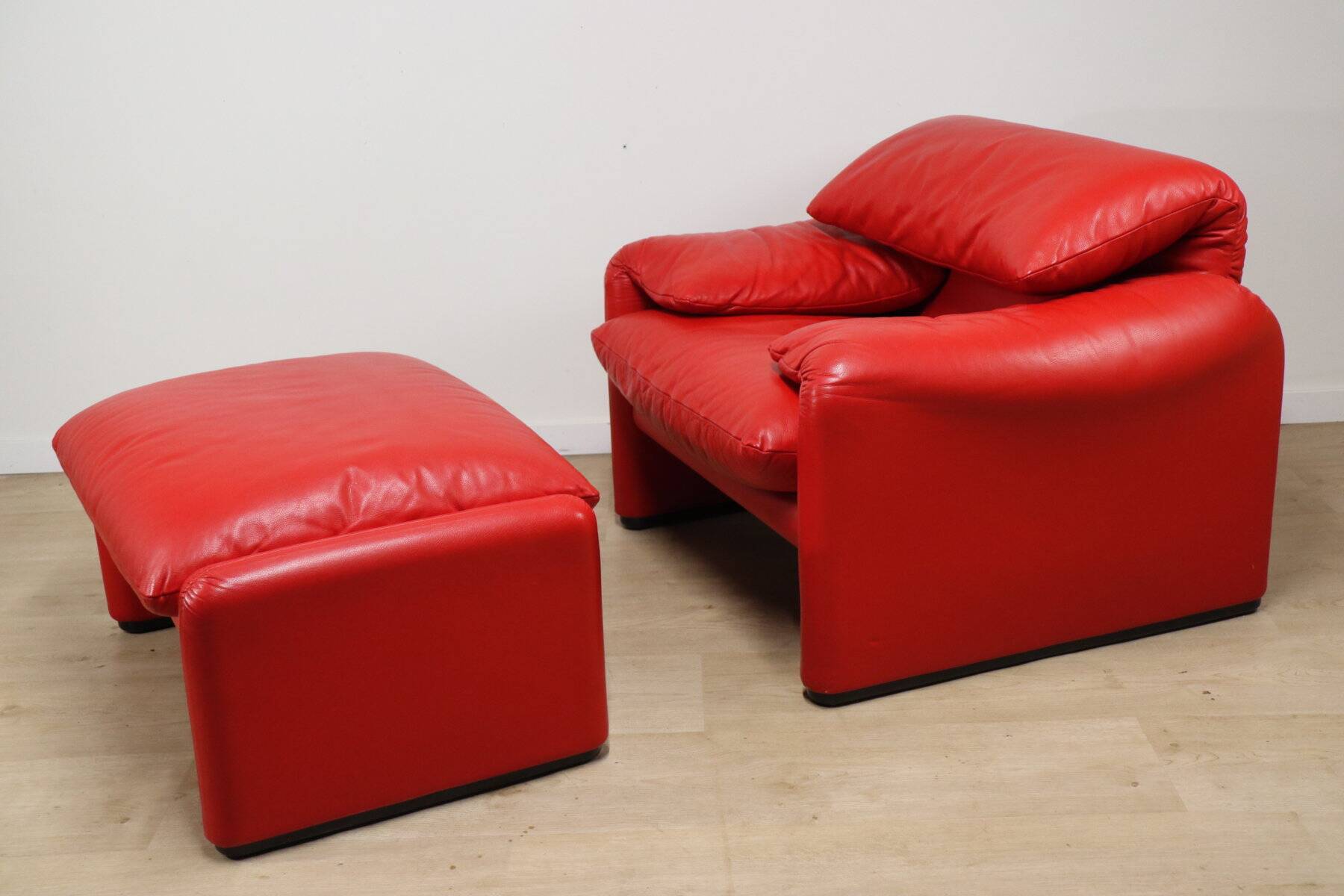 Maralunga armchair and ottoman by Vico Magistretti for Cassina