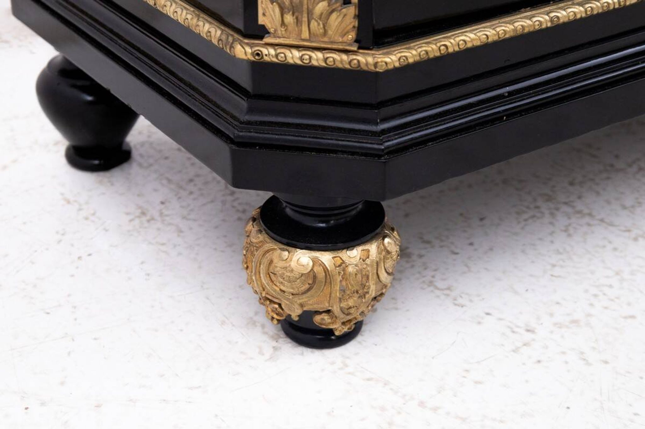 Commode de style Napoléon III, France, vers 1880.