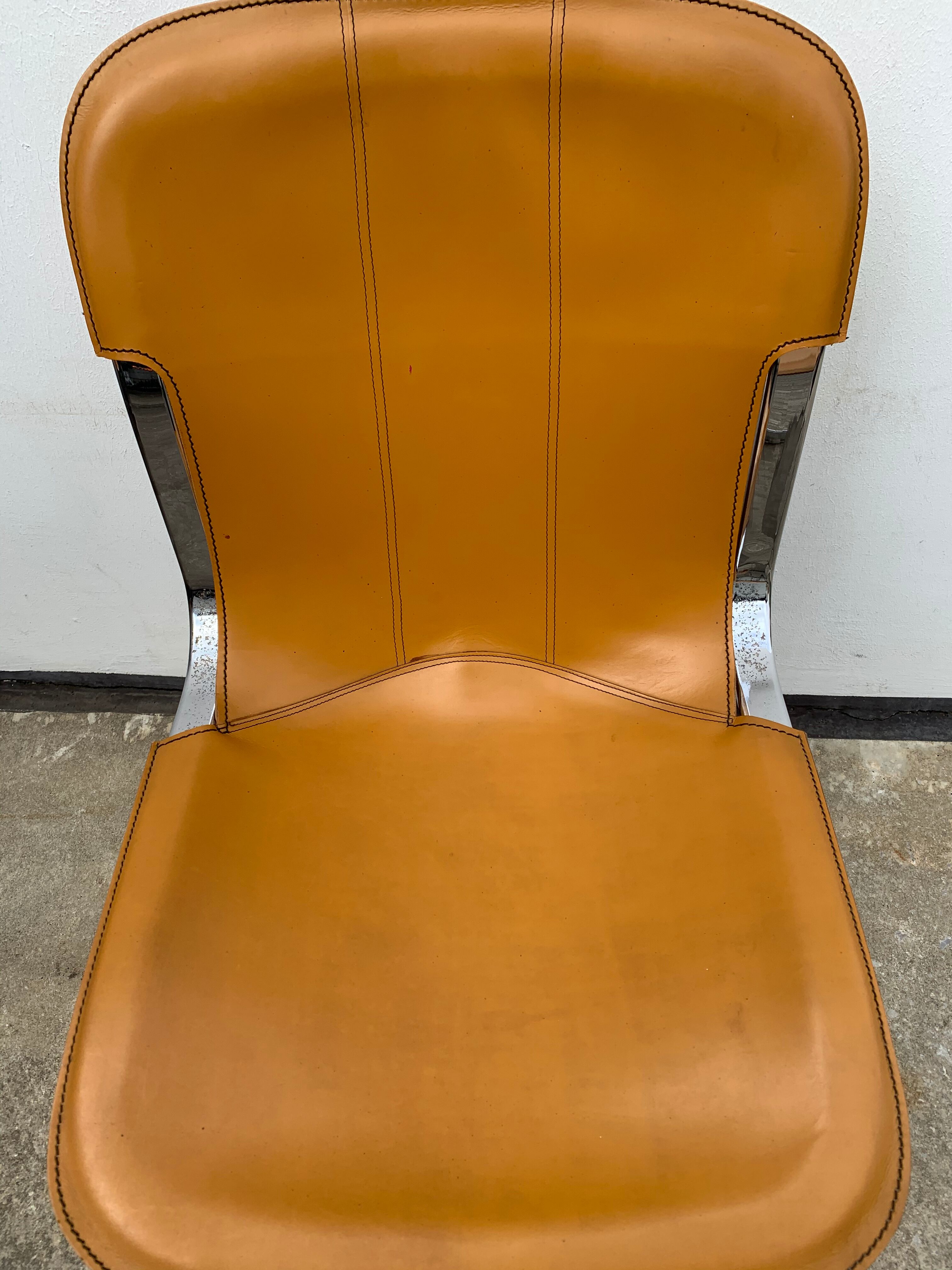 Lot 4 Italian chairs, Cidue camel leather and chrome 1970