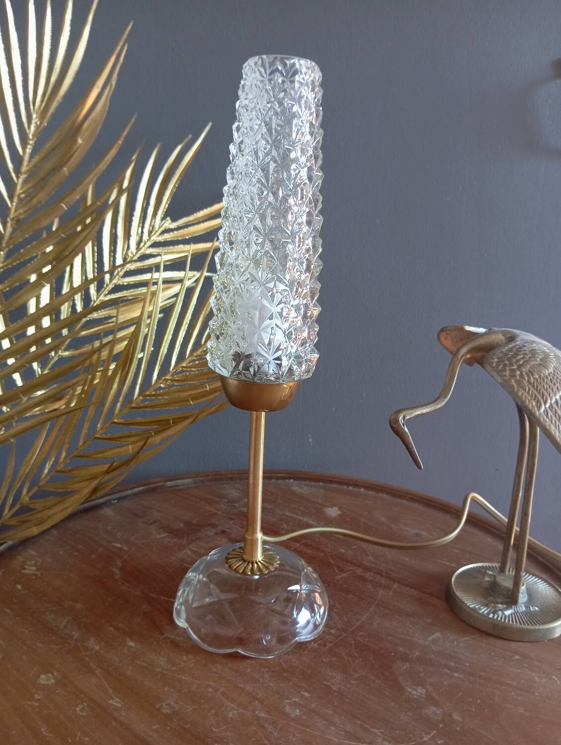 Lampe à poser verre pointe de diamant, vintage