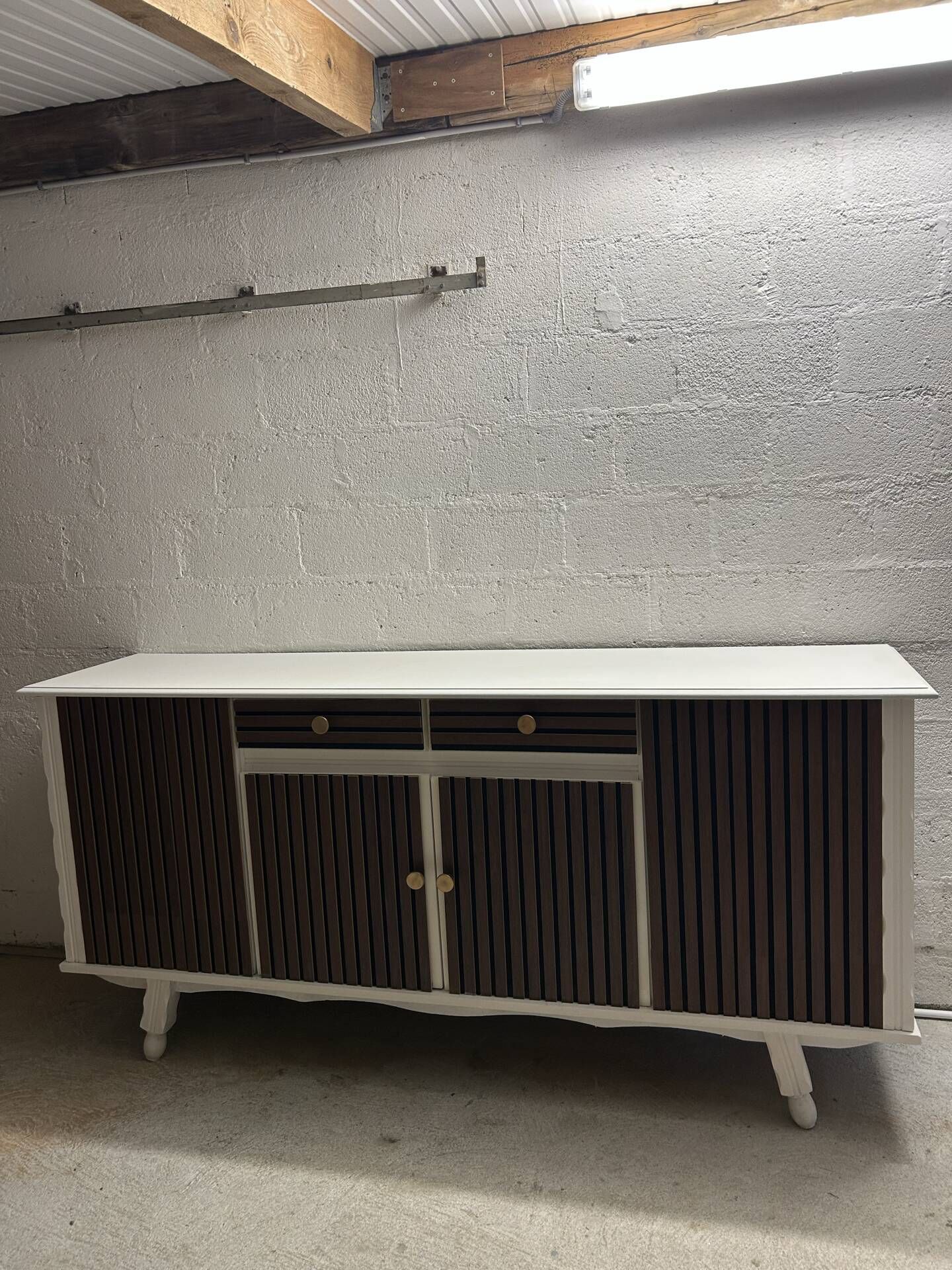 Solid wood sideboard