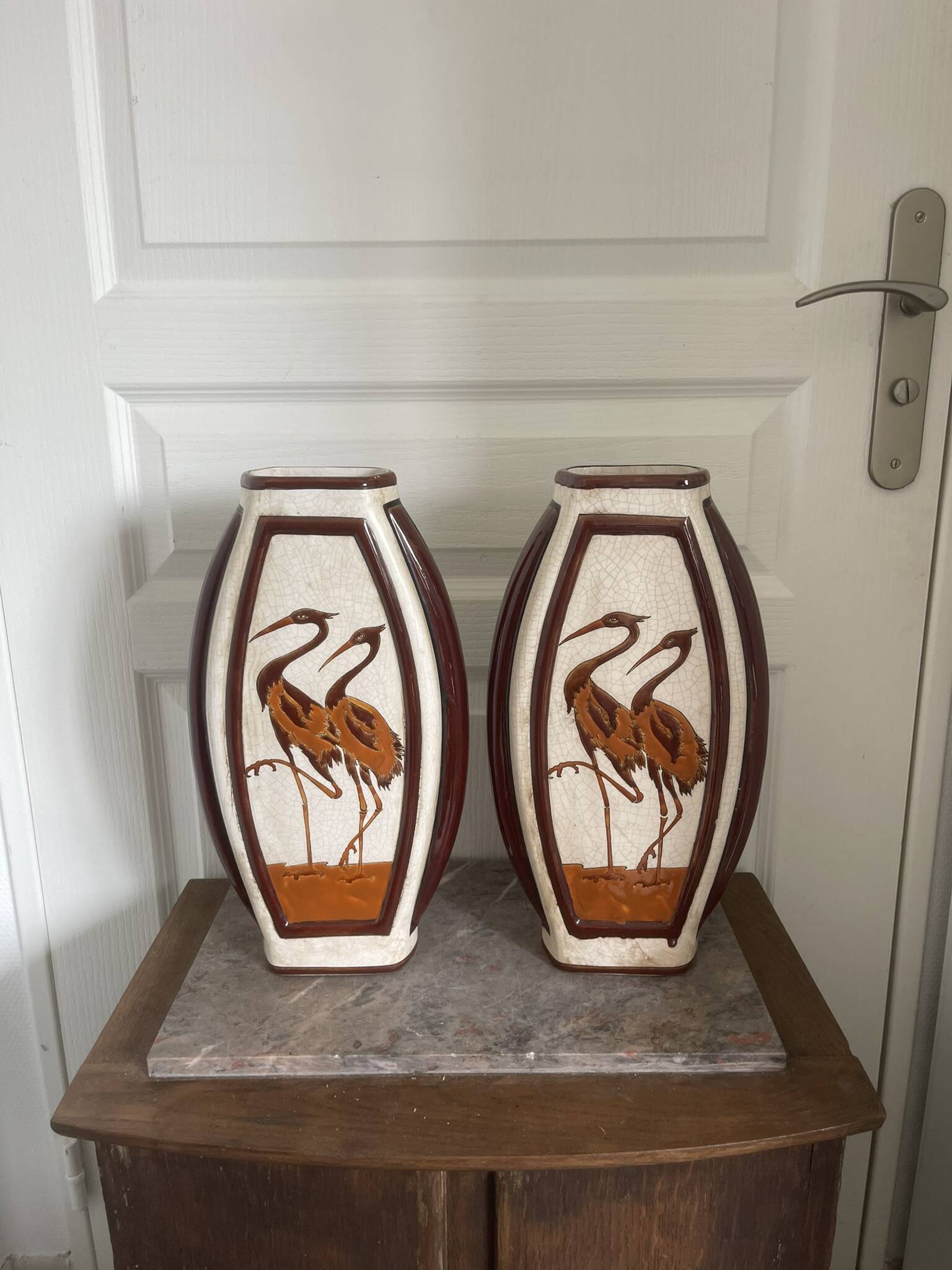 Paire de vases en céramique craquelée Art déco décor échassier Keralouve la Louvière