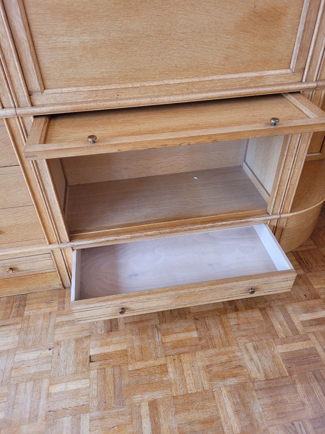 Furniture in MD modules with desk