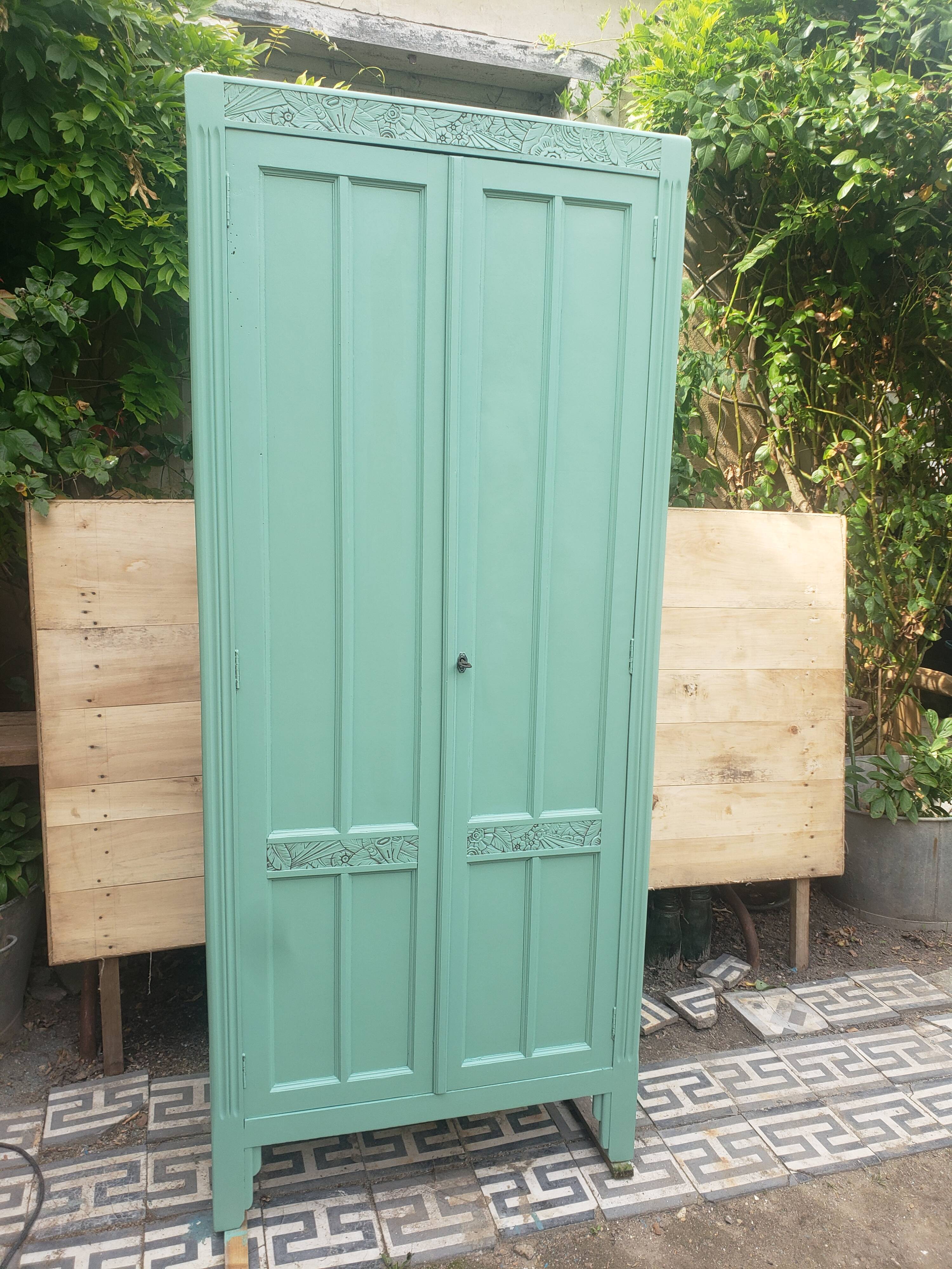 Parisian cabinet green deco art