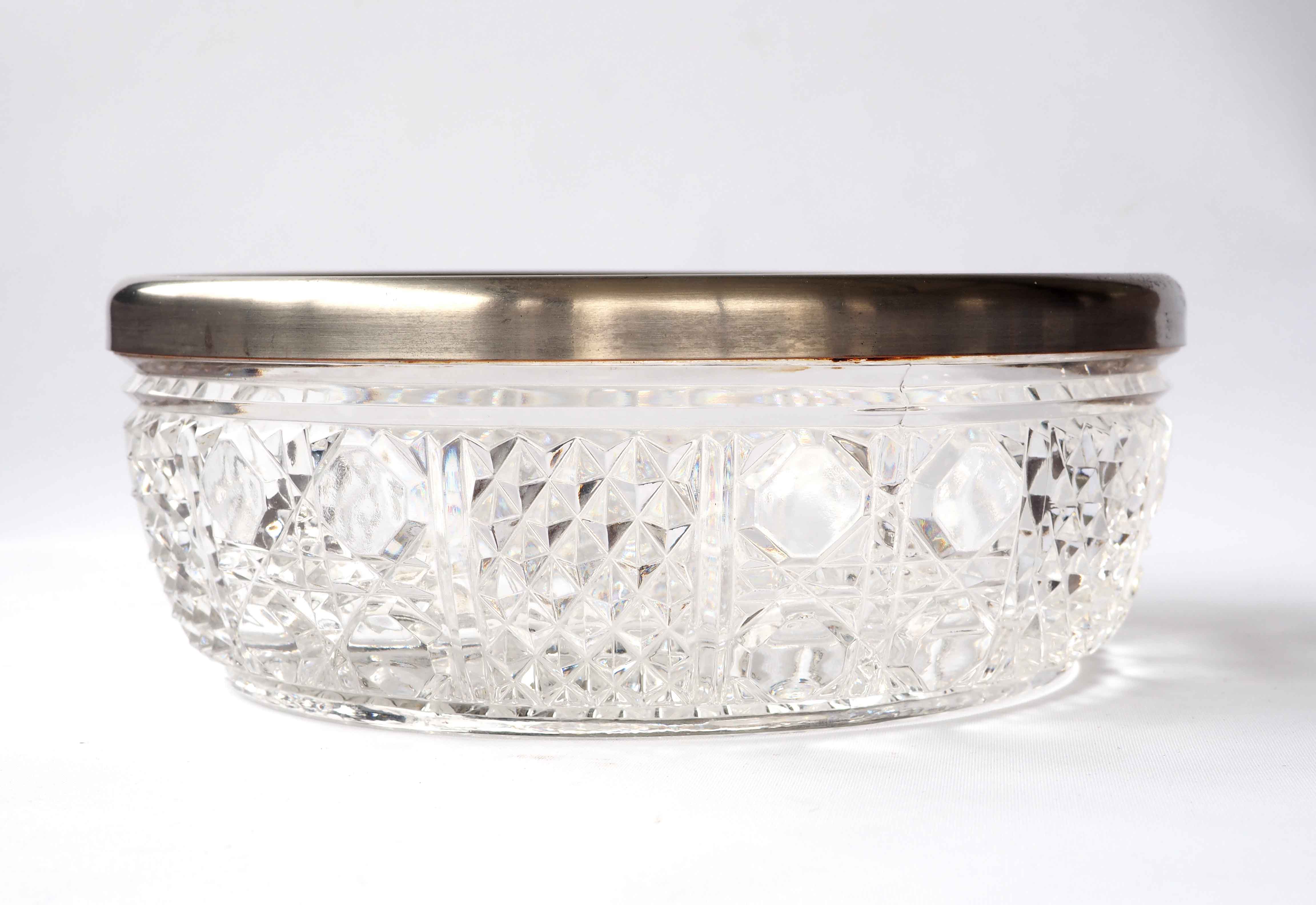 Circled crystal dish