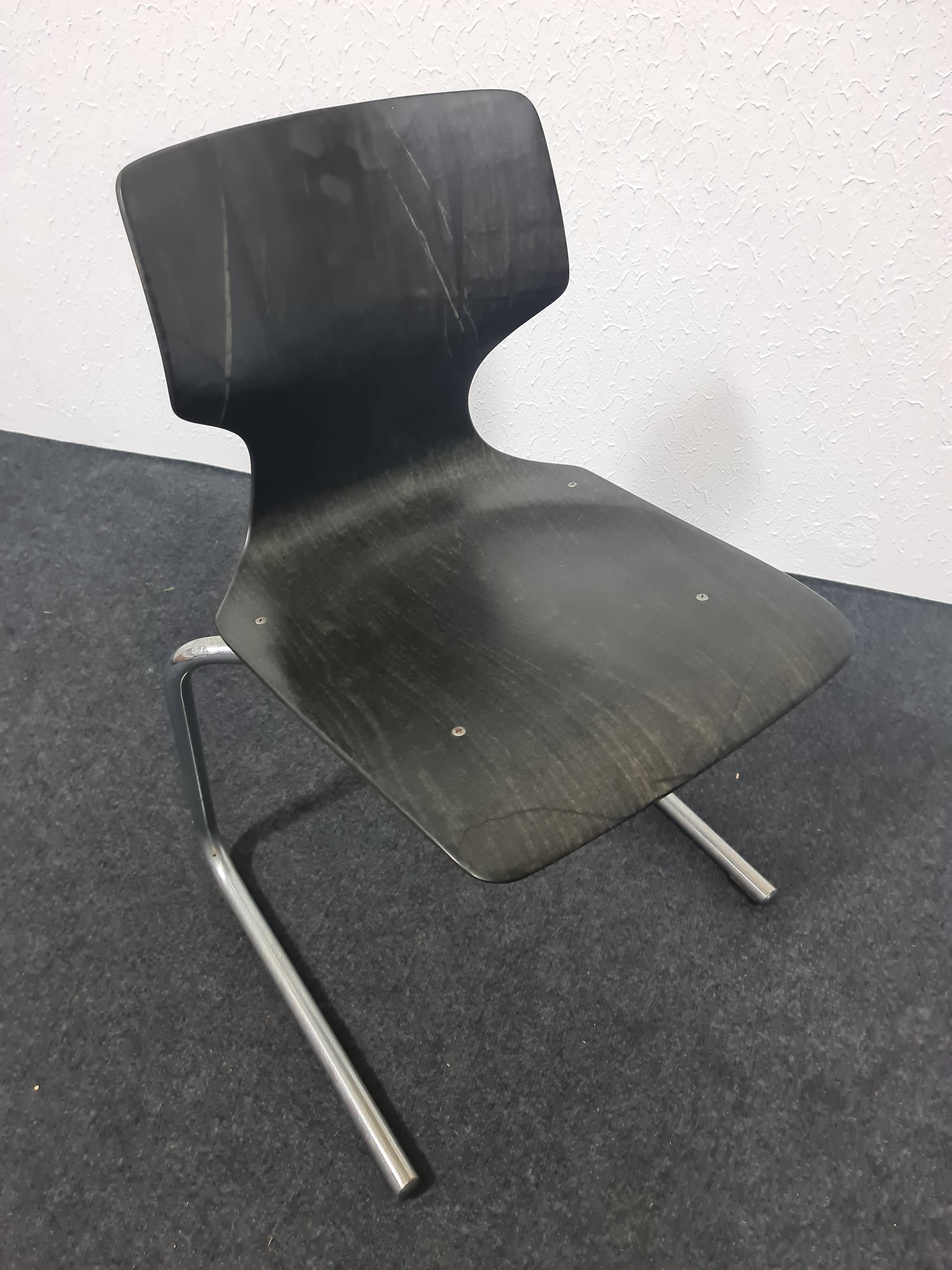 Vintage Flottoto tubular framed stacking chair