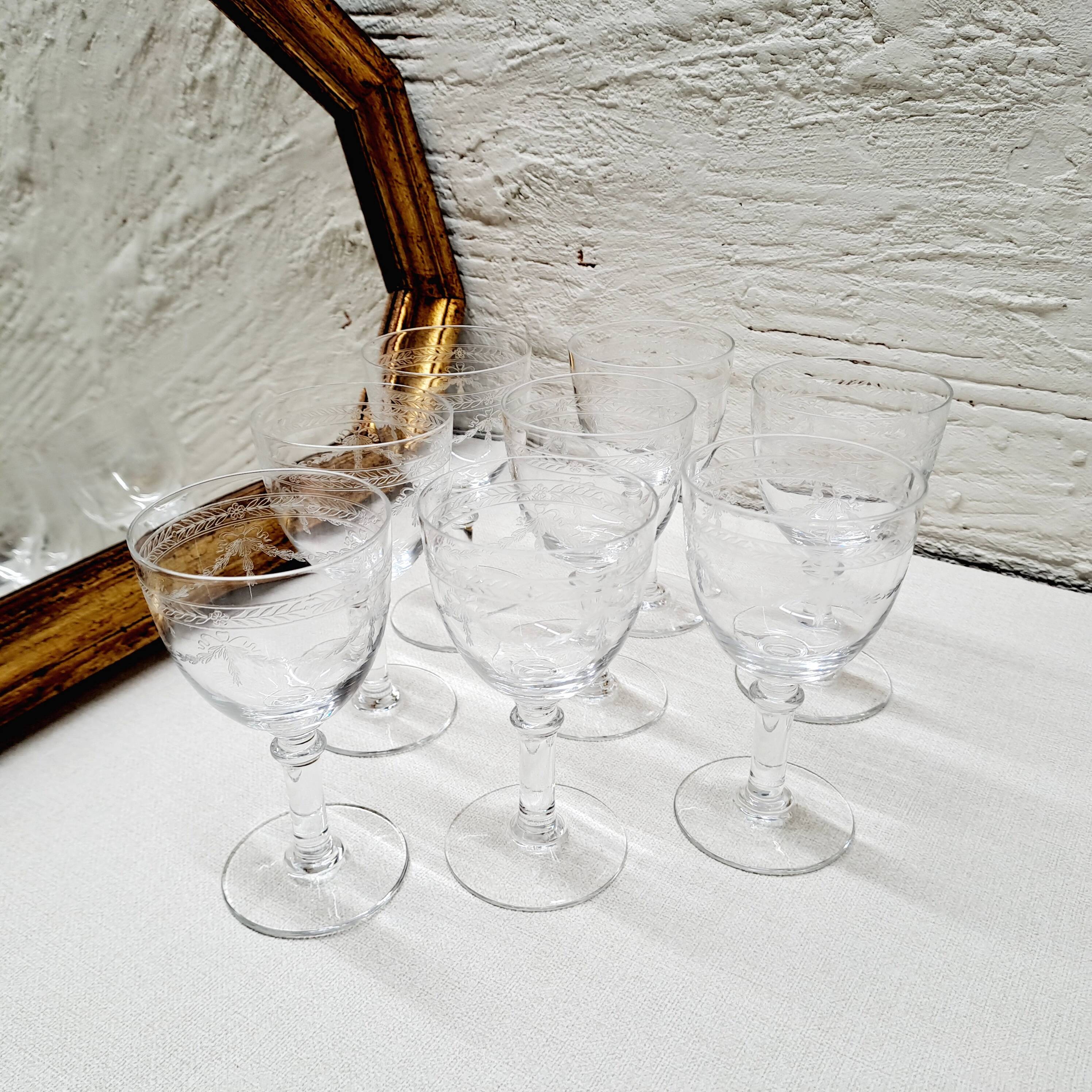 Set of 8 chiseled crystal digestive glasses