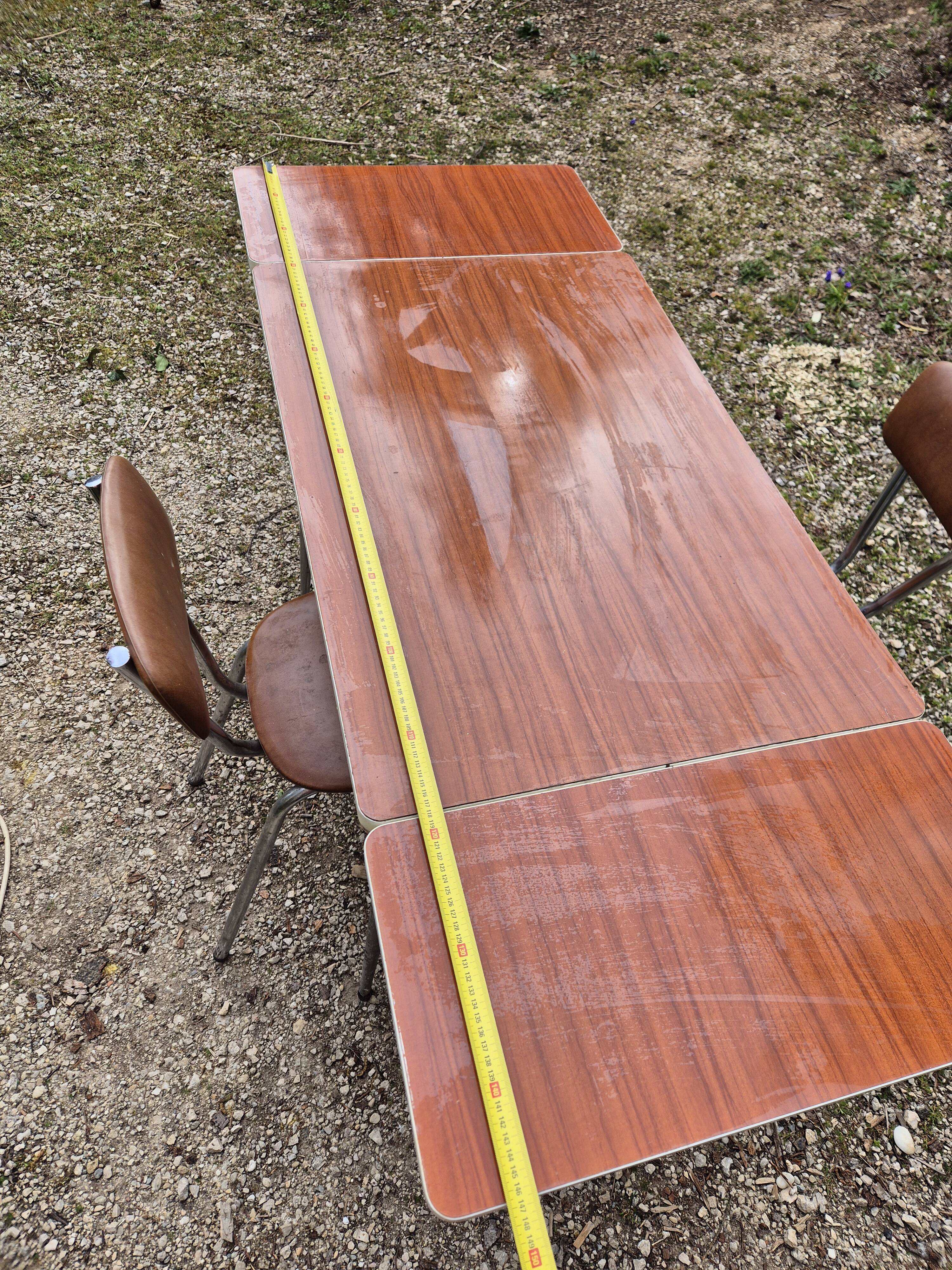Table formica