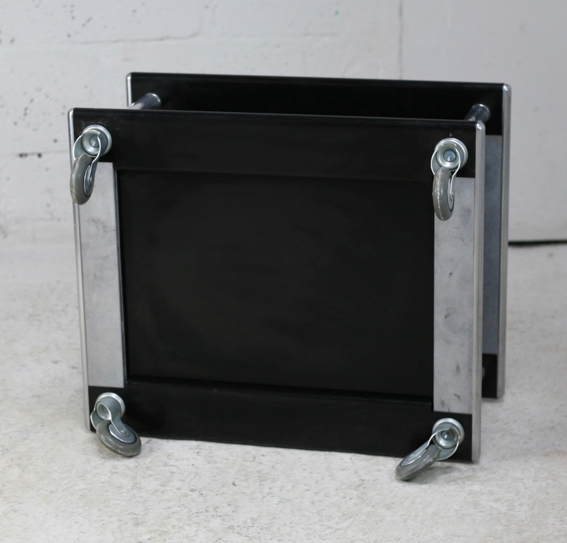 Coffee table "space age" in black lacquered steel