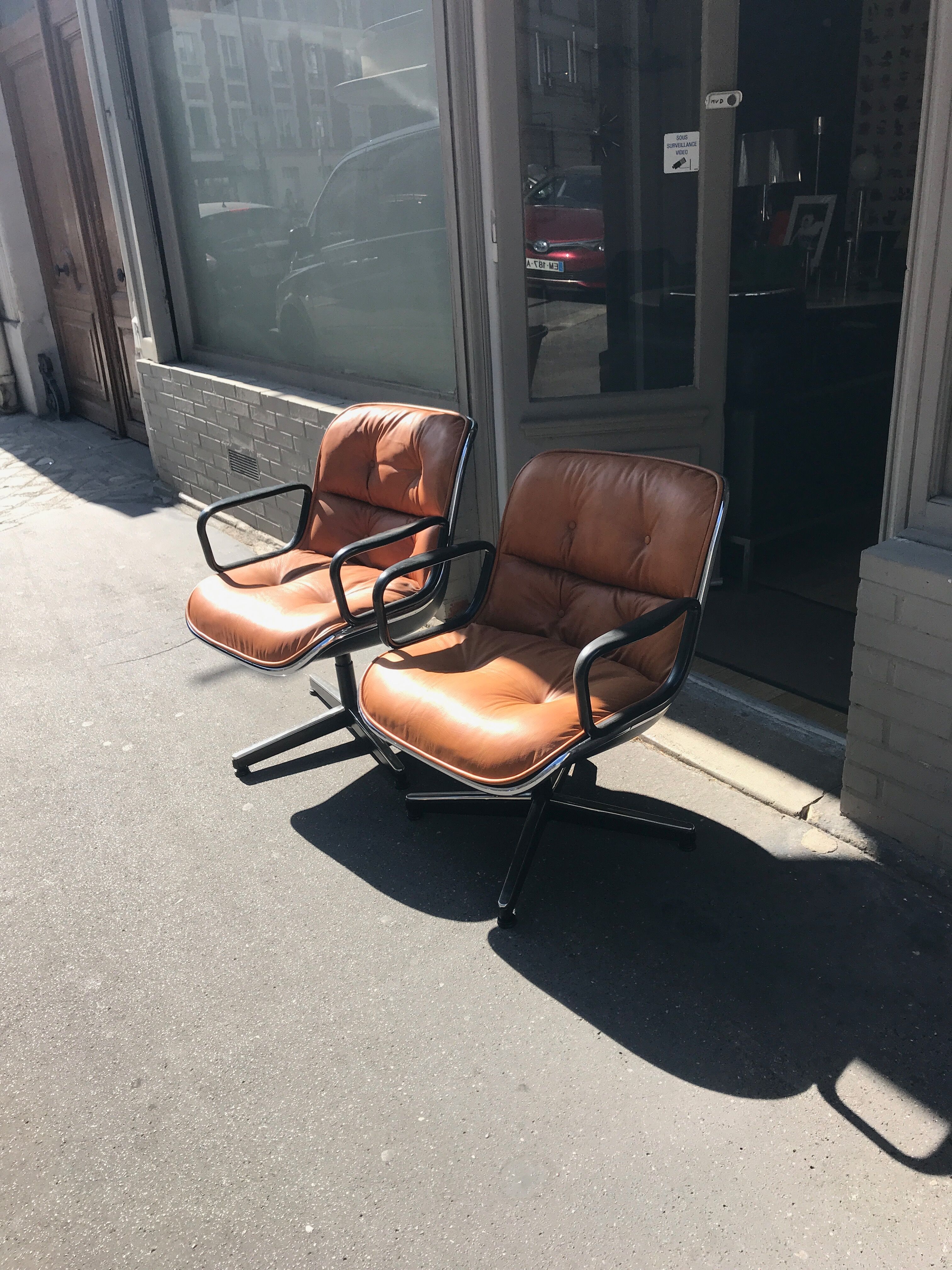 Knoll edition Pollock leather cognac chair