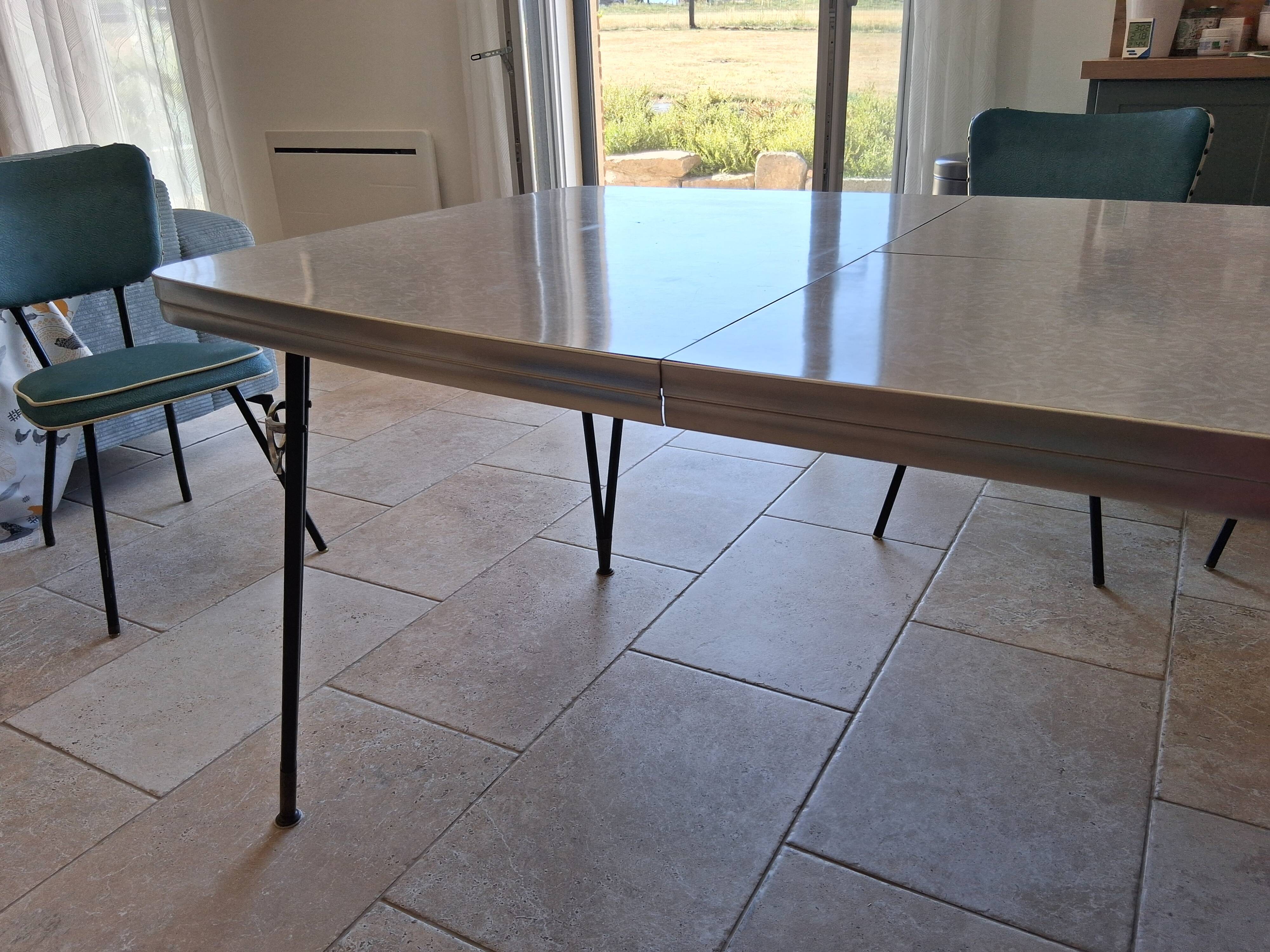 Ensemble table et 6 chaises Lloyd Manufacturing