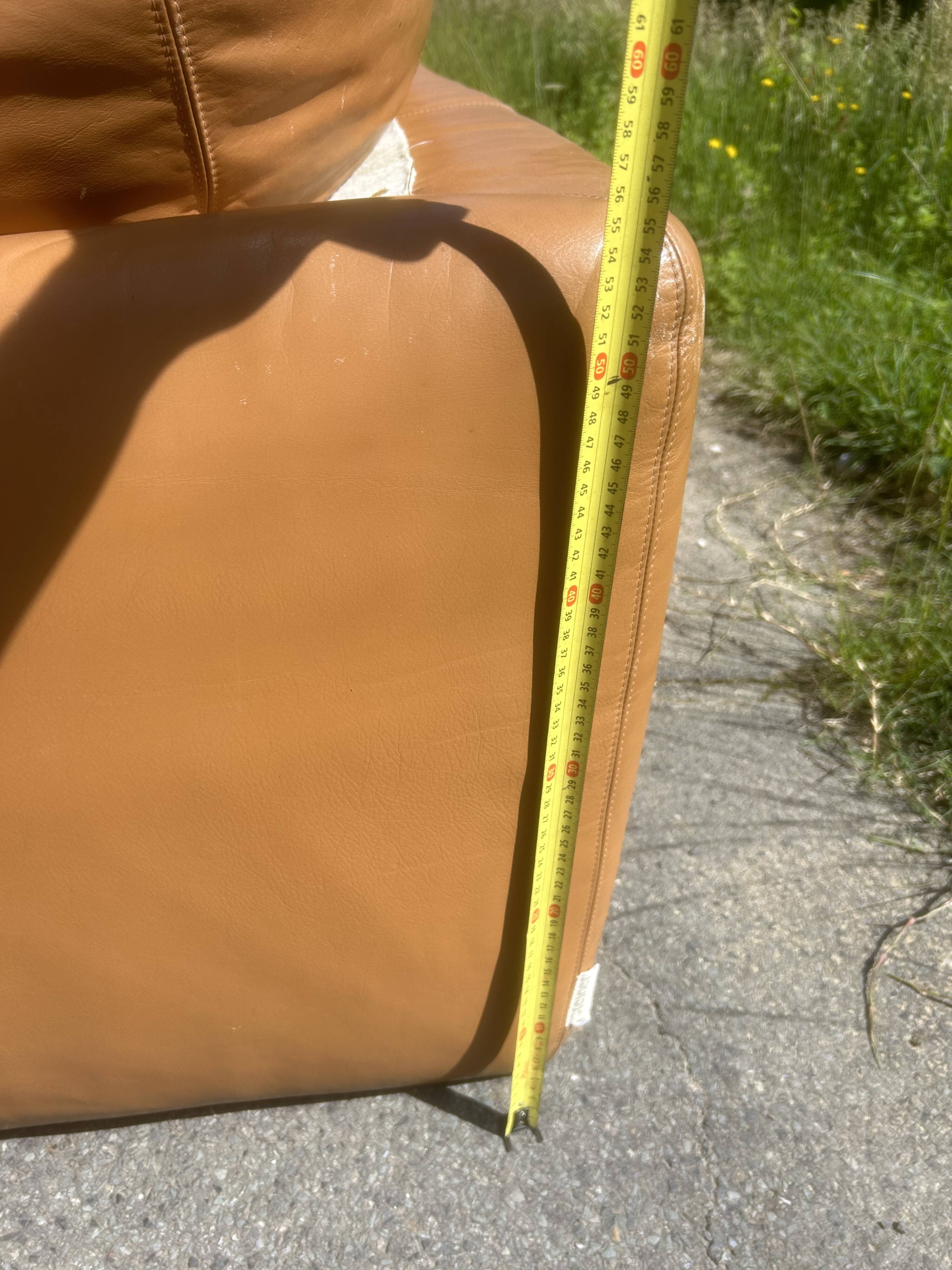 Canapé 2 places en cuir camel, Steiner Paris