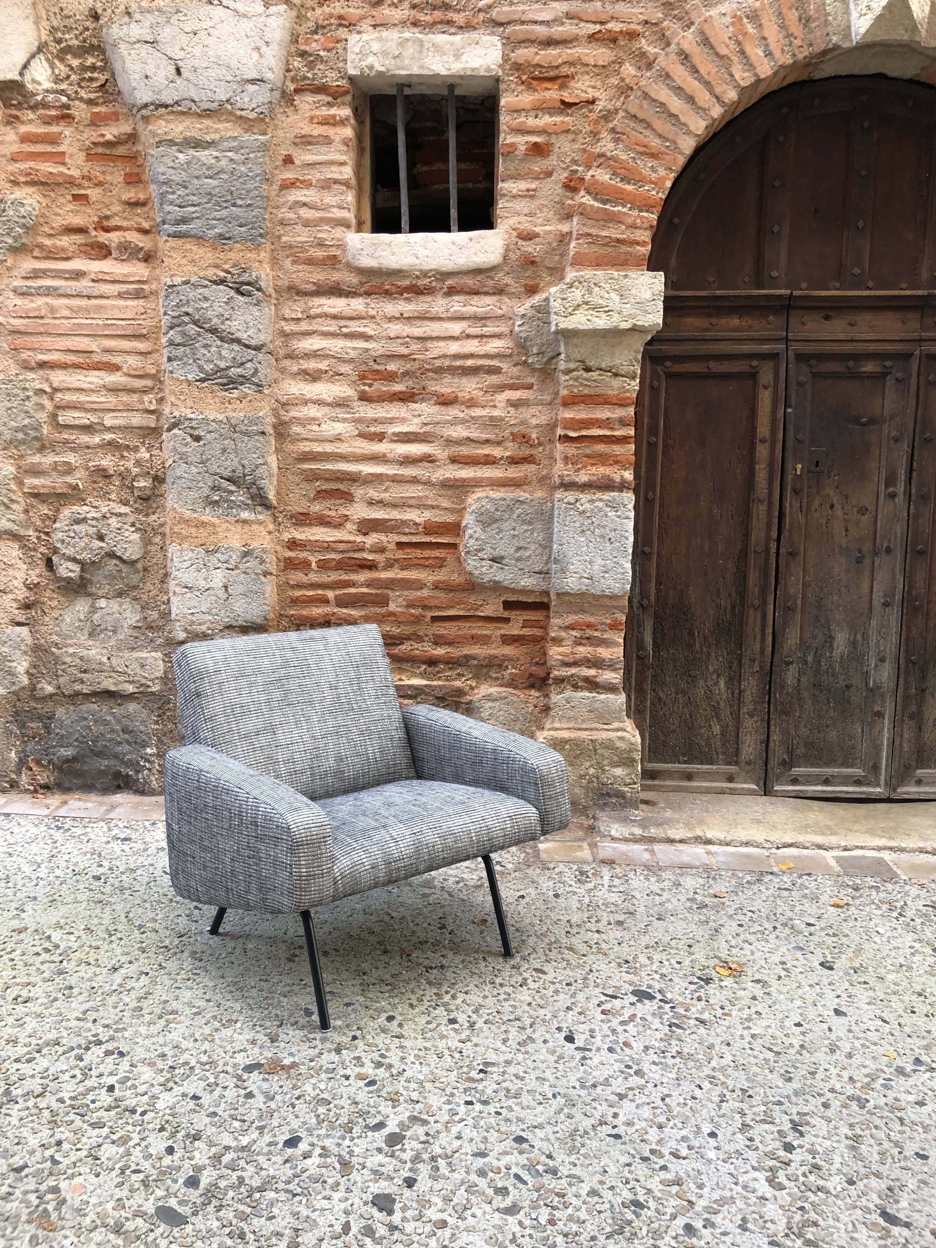 Paire de fauteuils 743 Joseph andré Motte Steiner