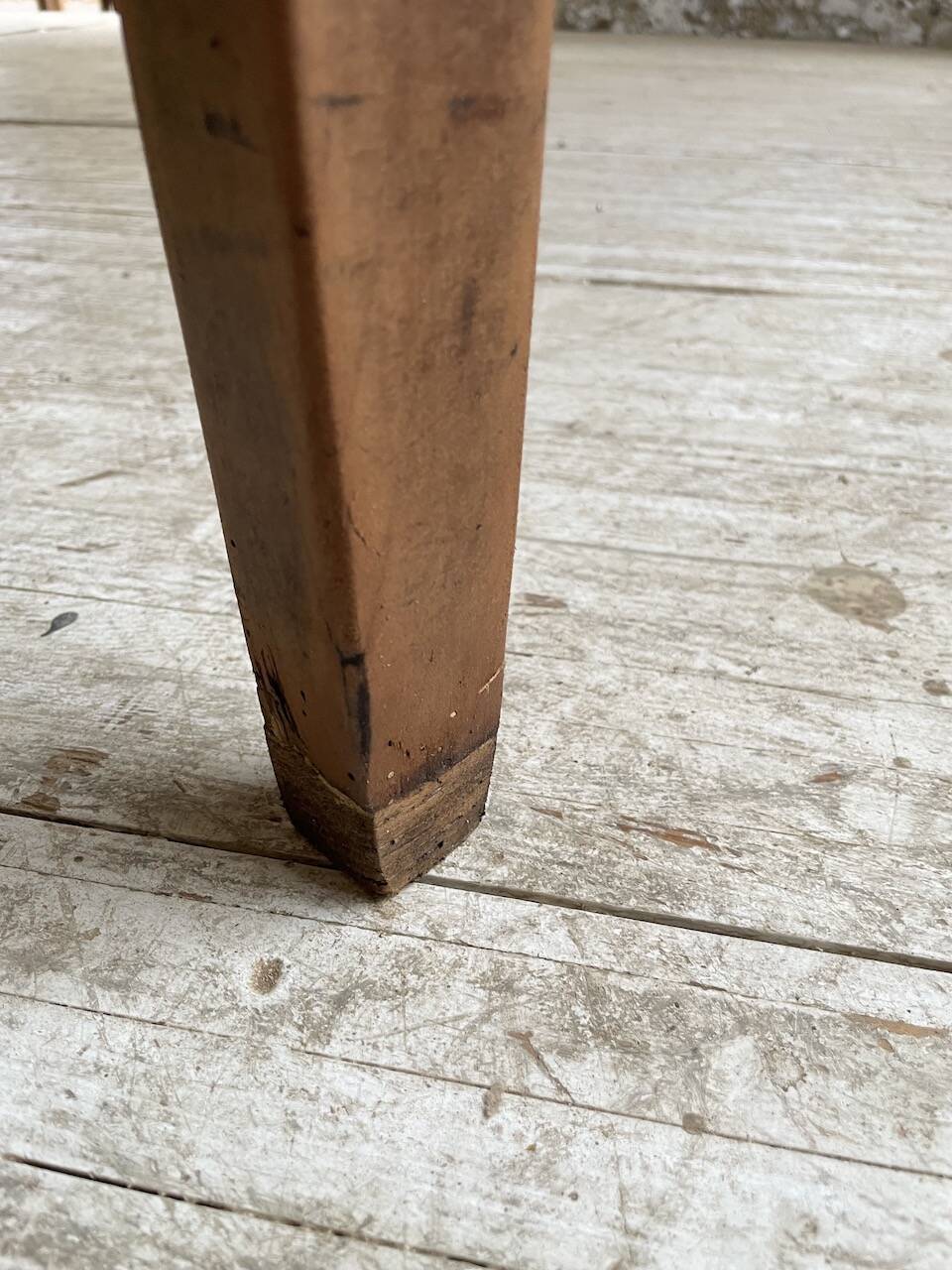 Farmhouse table with spindle legs 2m