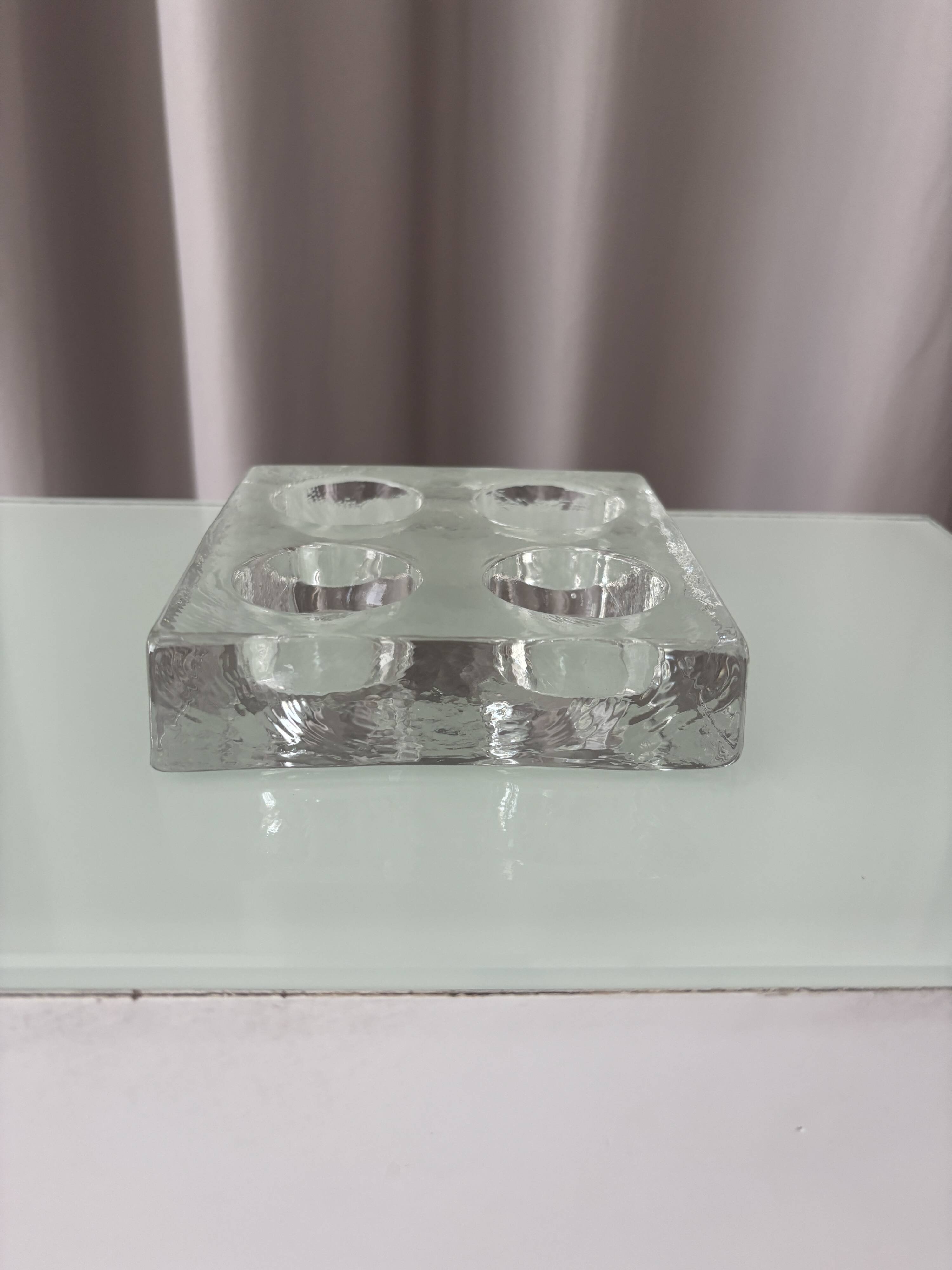 Brustalist tealight holder