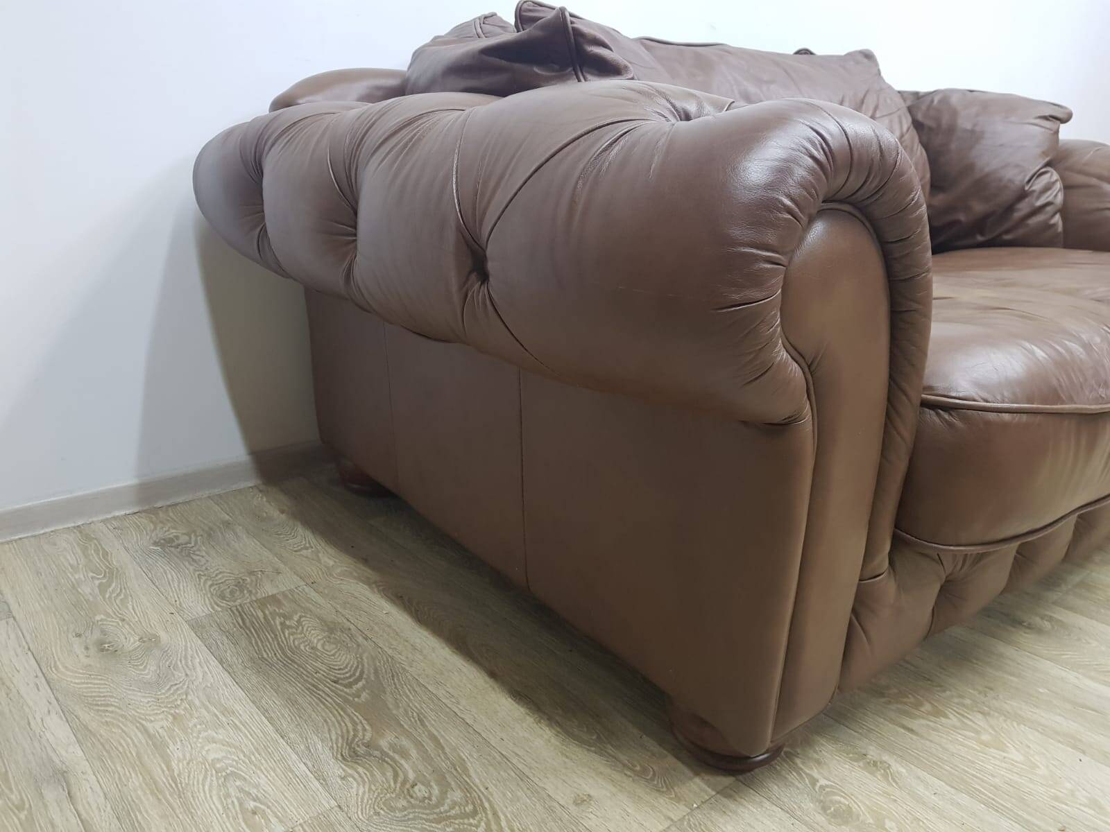 Mid-Century, Chesterfield sofa, natural leather