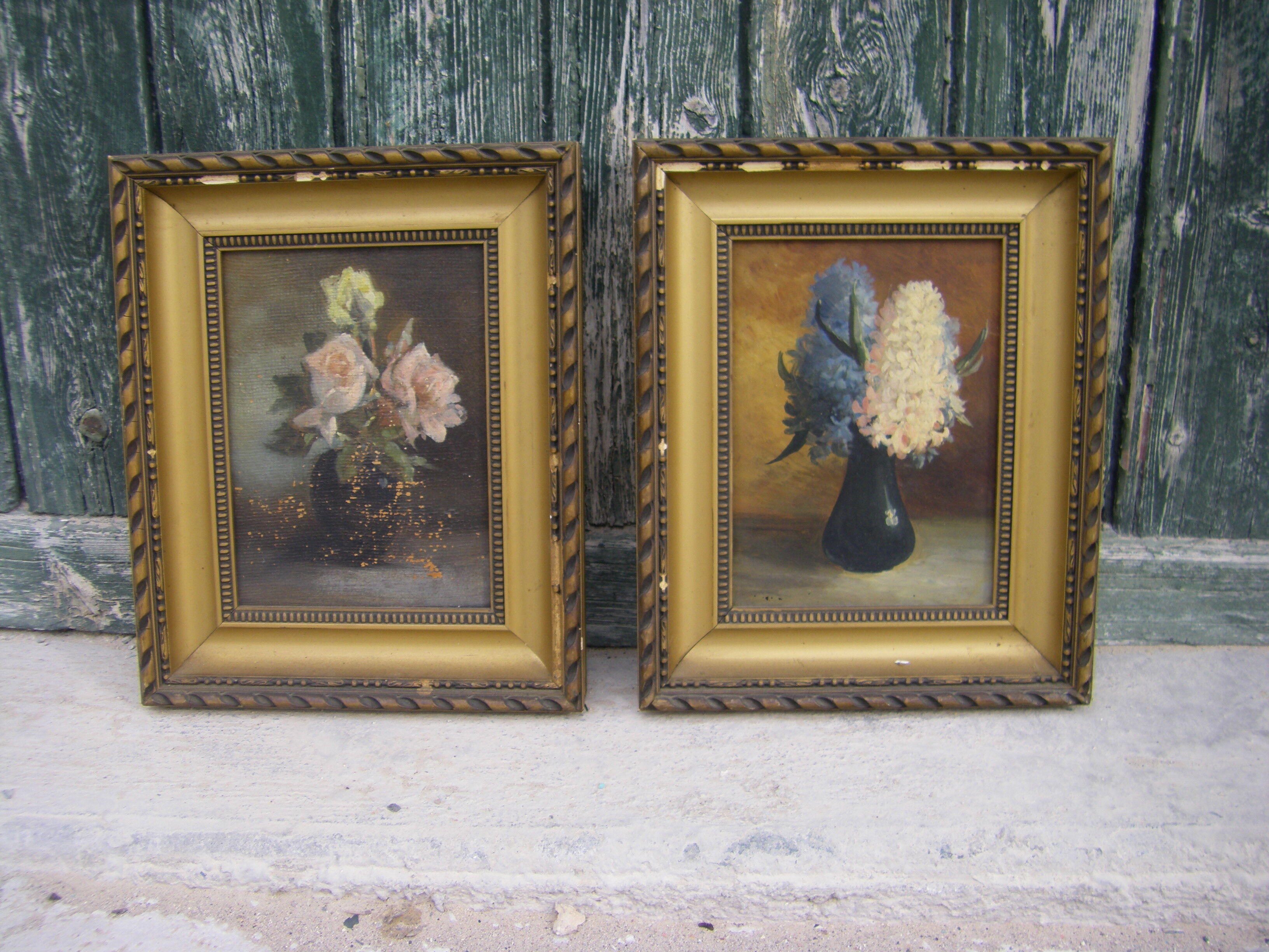 Paire de peintures de fleurs