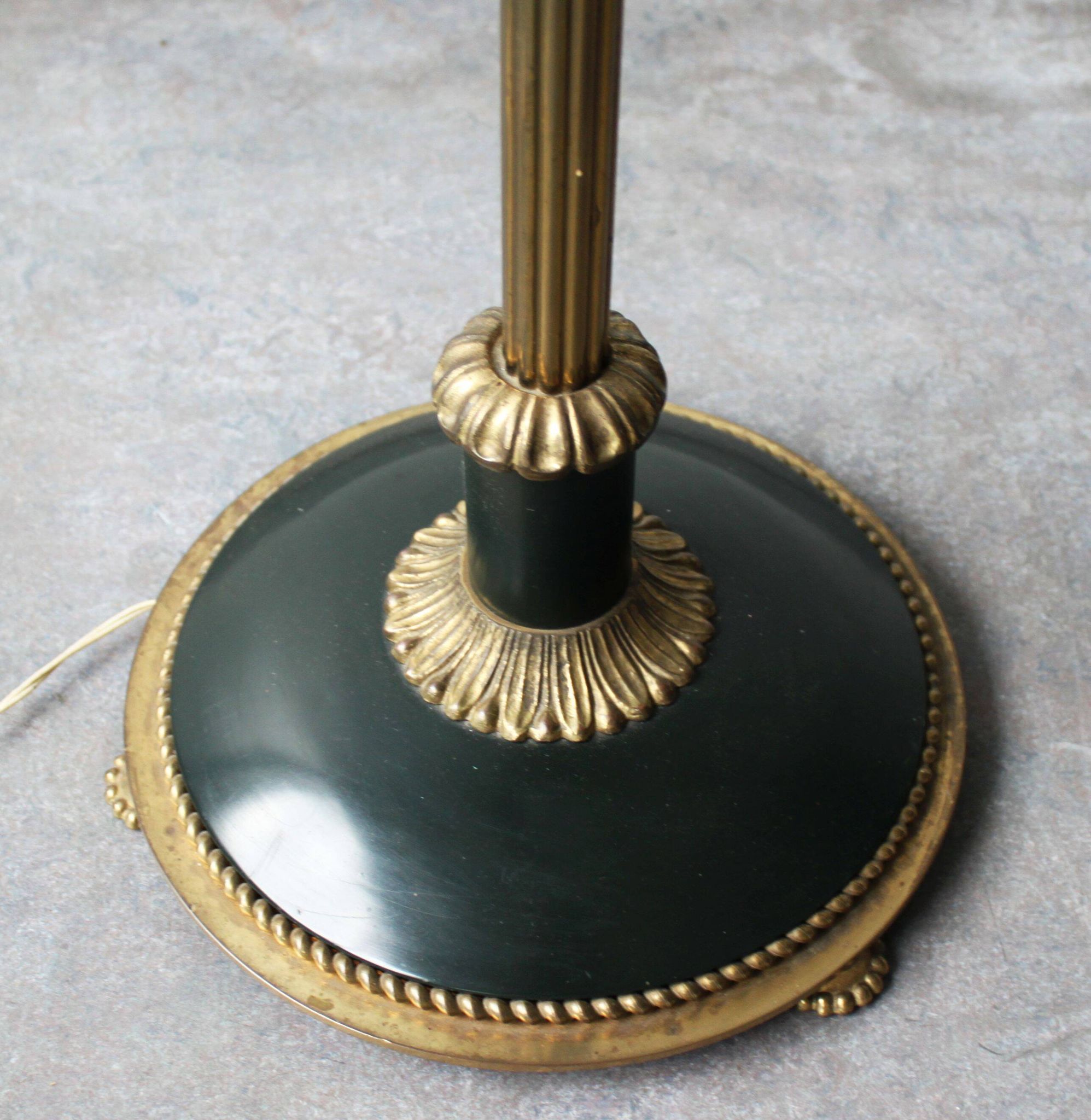 Lampadaire en bronze, style Louis XVI.