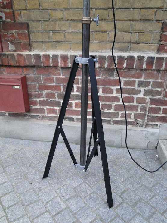 Former Cremer projector on tripod