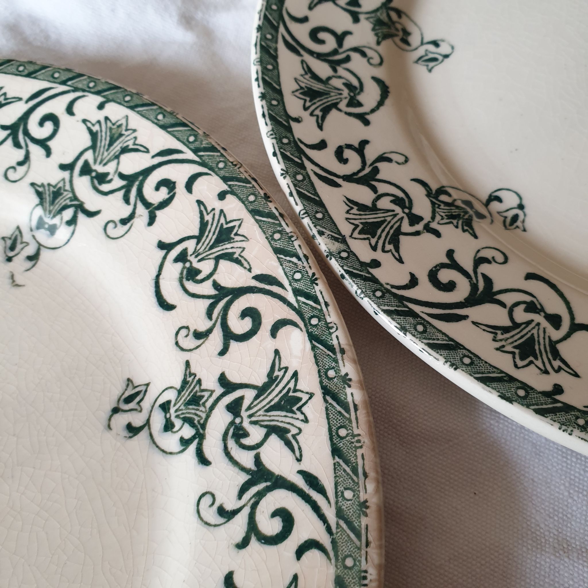 33 pc antique green white transferware dinner service c1900 U&C Sarreguemines France, 10 places