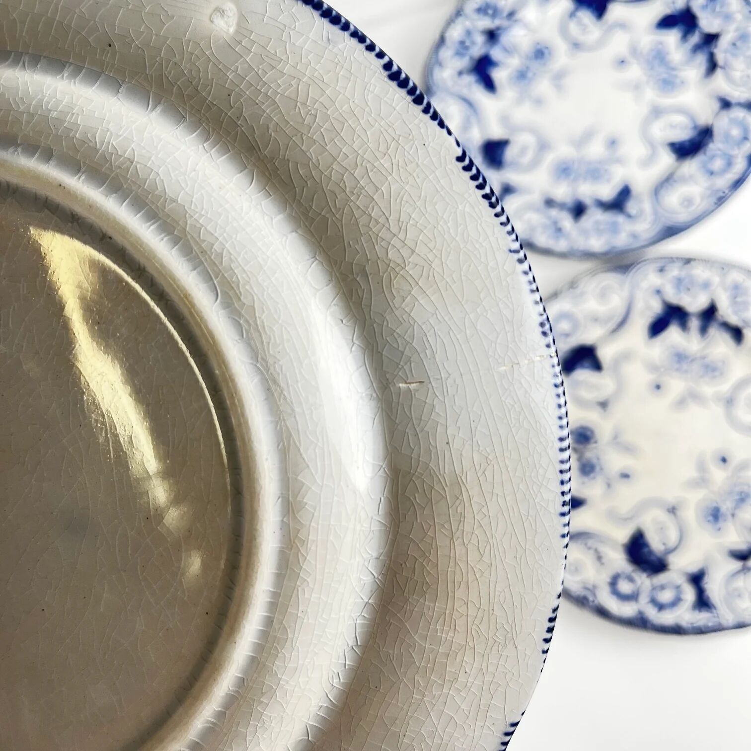 Set of 6 dessert plates in ironstone "Flora" – Creil et Montereau, 19th century, blue