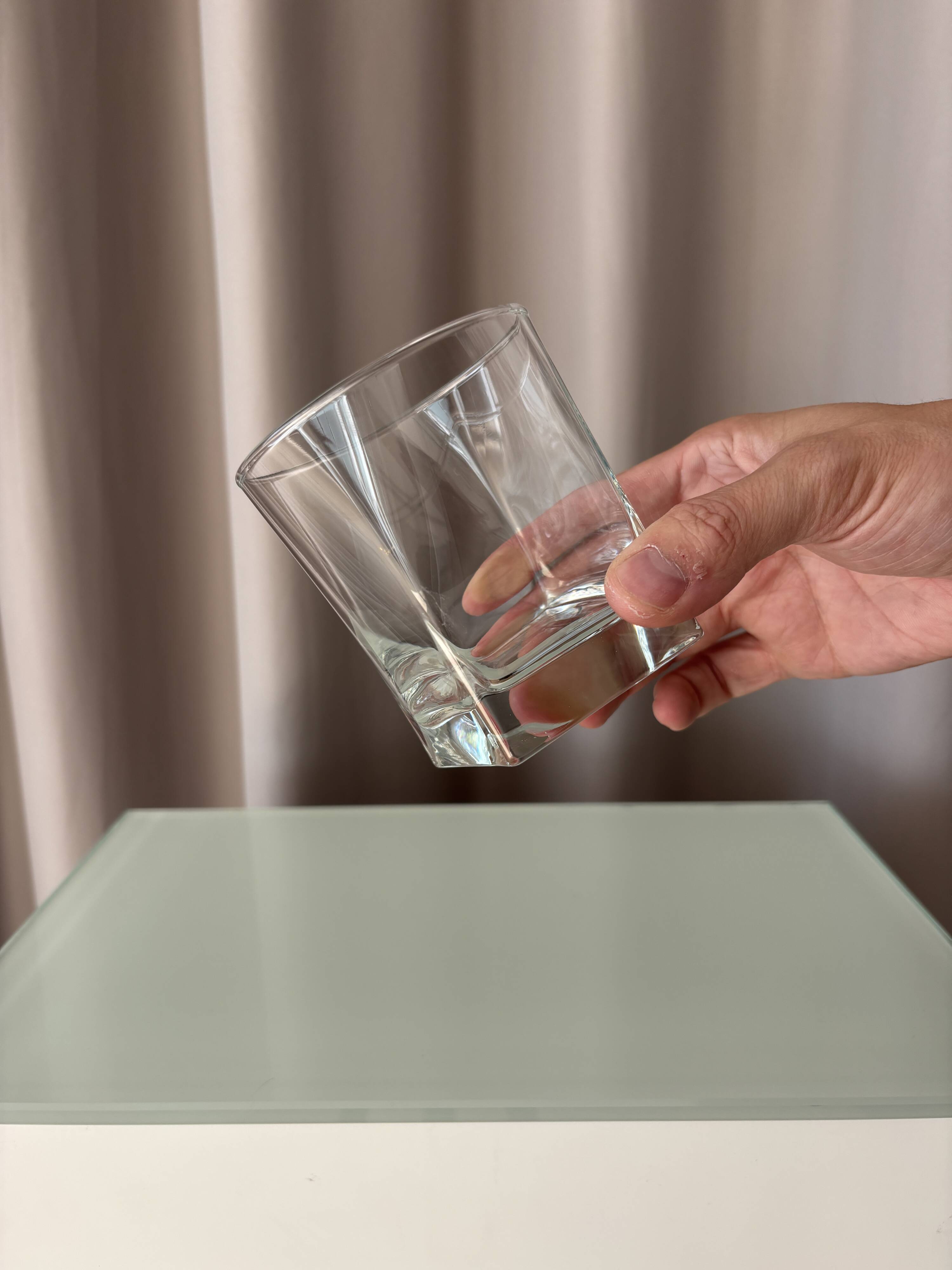 Elegant set of four vintage whiskey tumblers