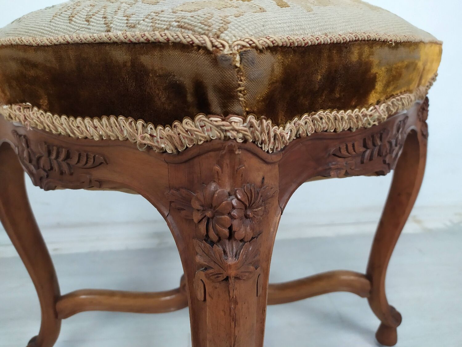 Louis XV pouf