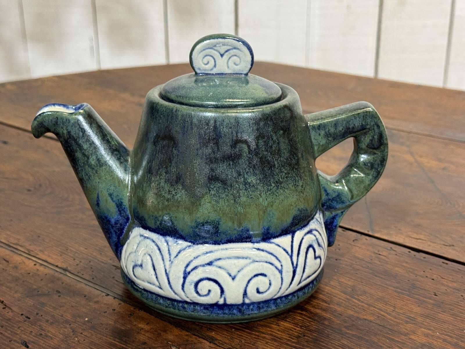 HB QUIMPER stoneware service from the 1930s.