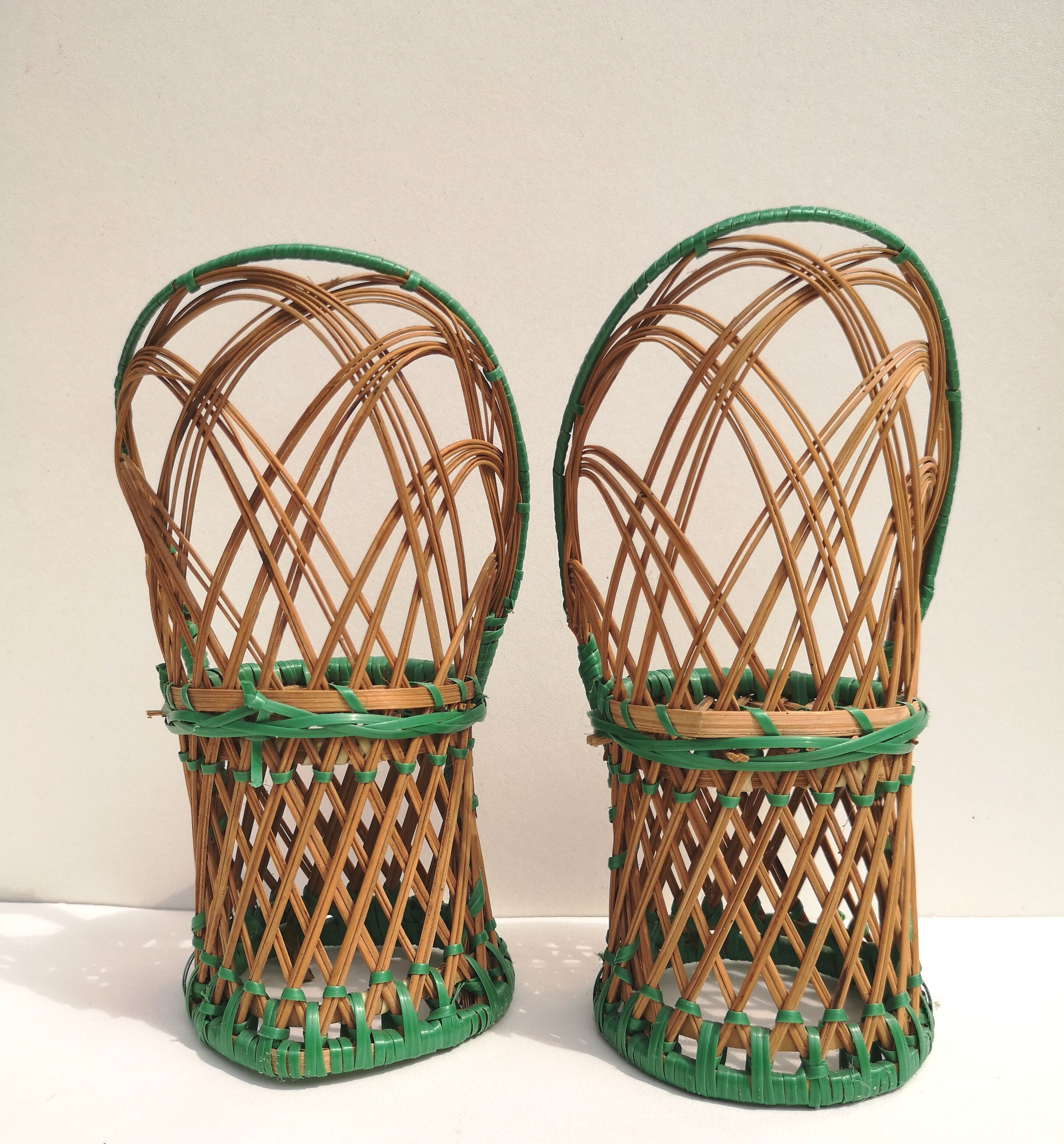 Vintage rattan lounge toy
