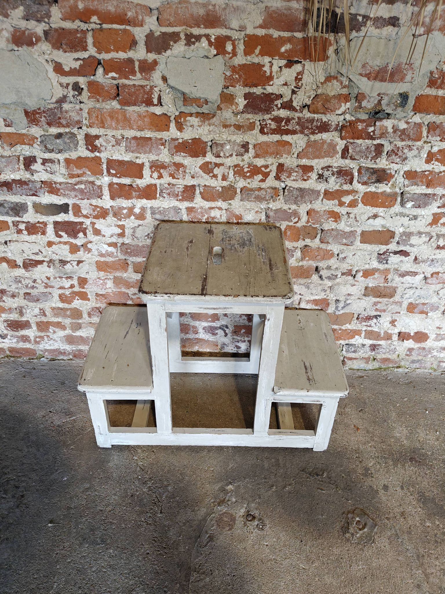 Vintage wooden step stool / ladder – country antique style