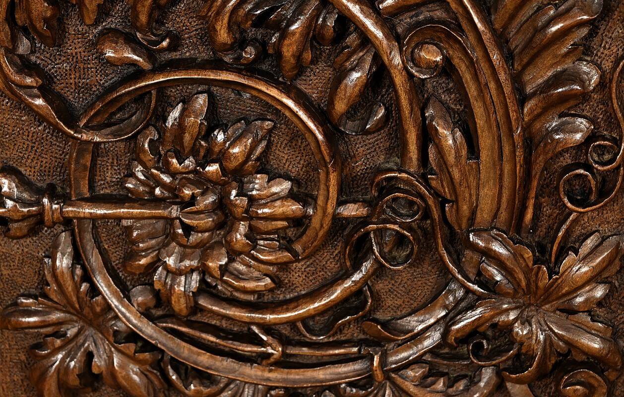 Oratory in solid walnut, Neo-Gothic Renaissance style – Late 19th century