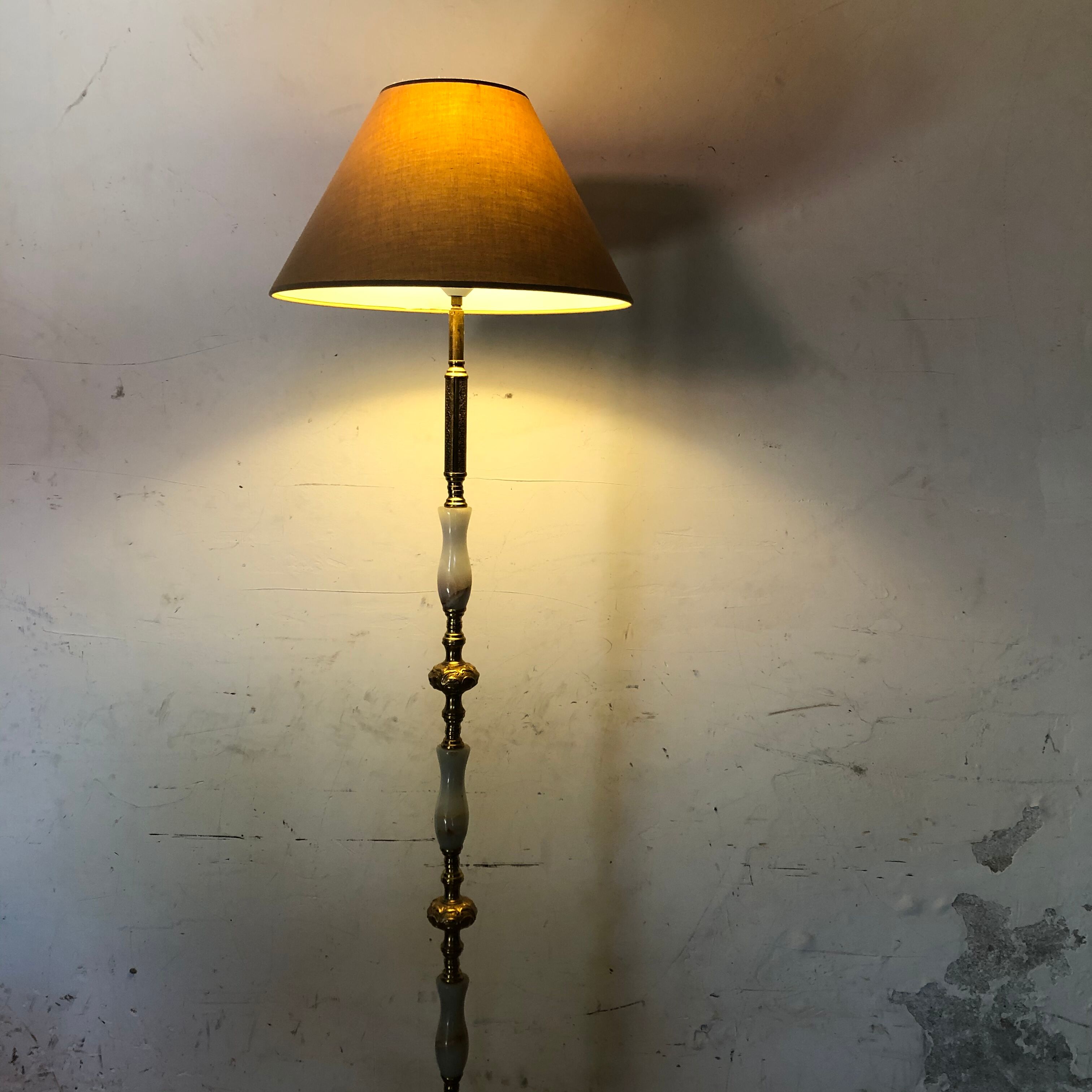 Floor lamp