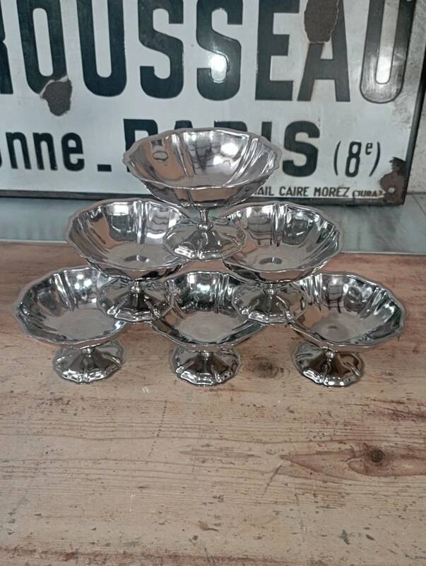 Lot de 6 coupelles en métal vintage
