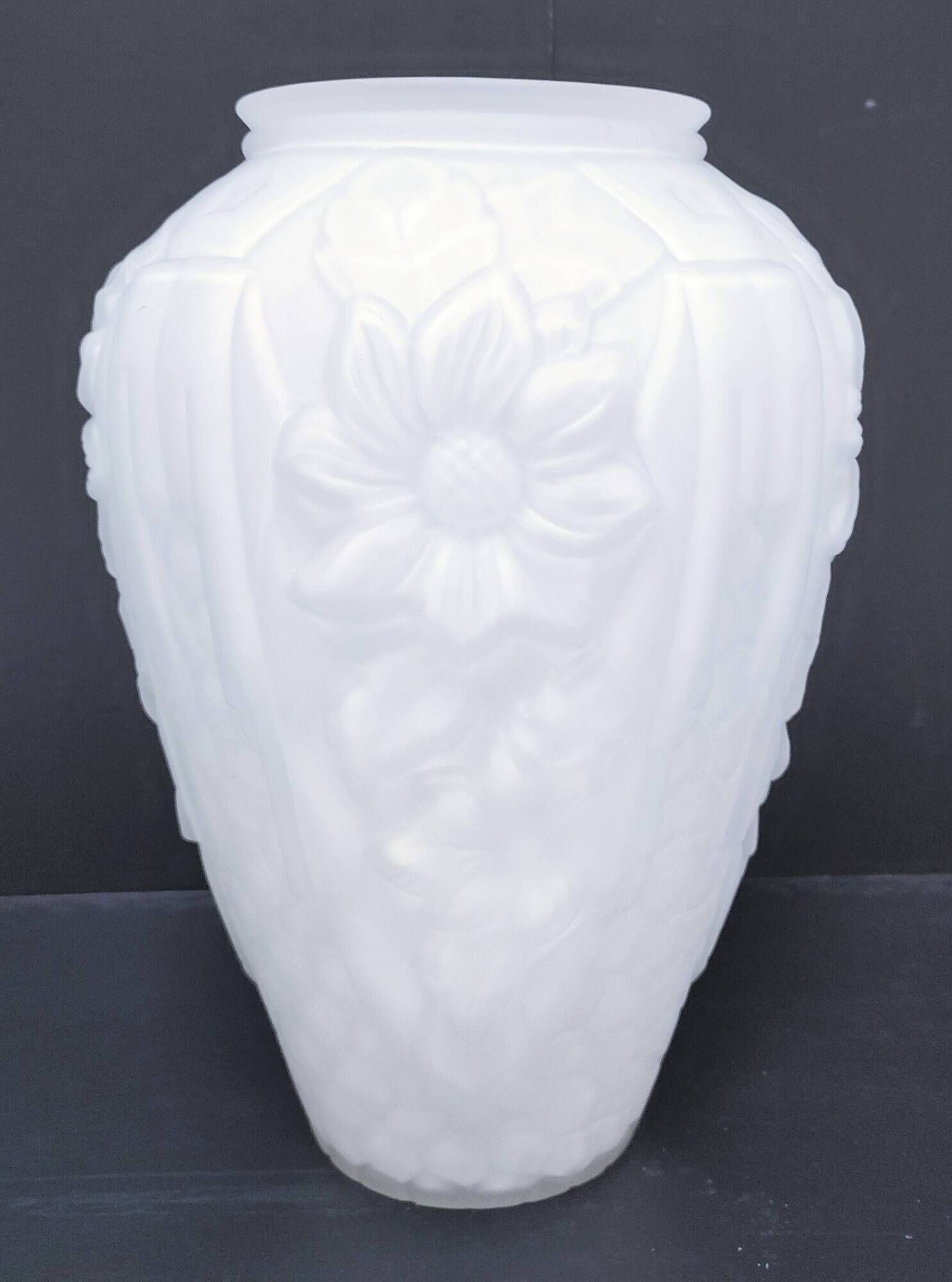 Large art deco glass vase with French floral decor H. 29.5 cm