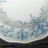 flat iron earthenware plate from the Moustiers faience factory signed Léon Graves
