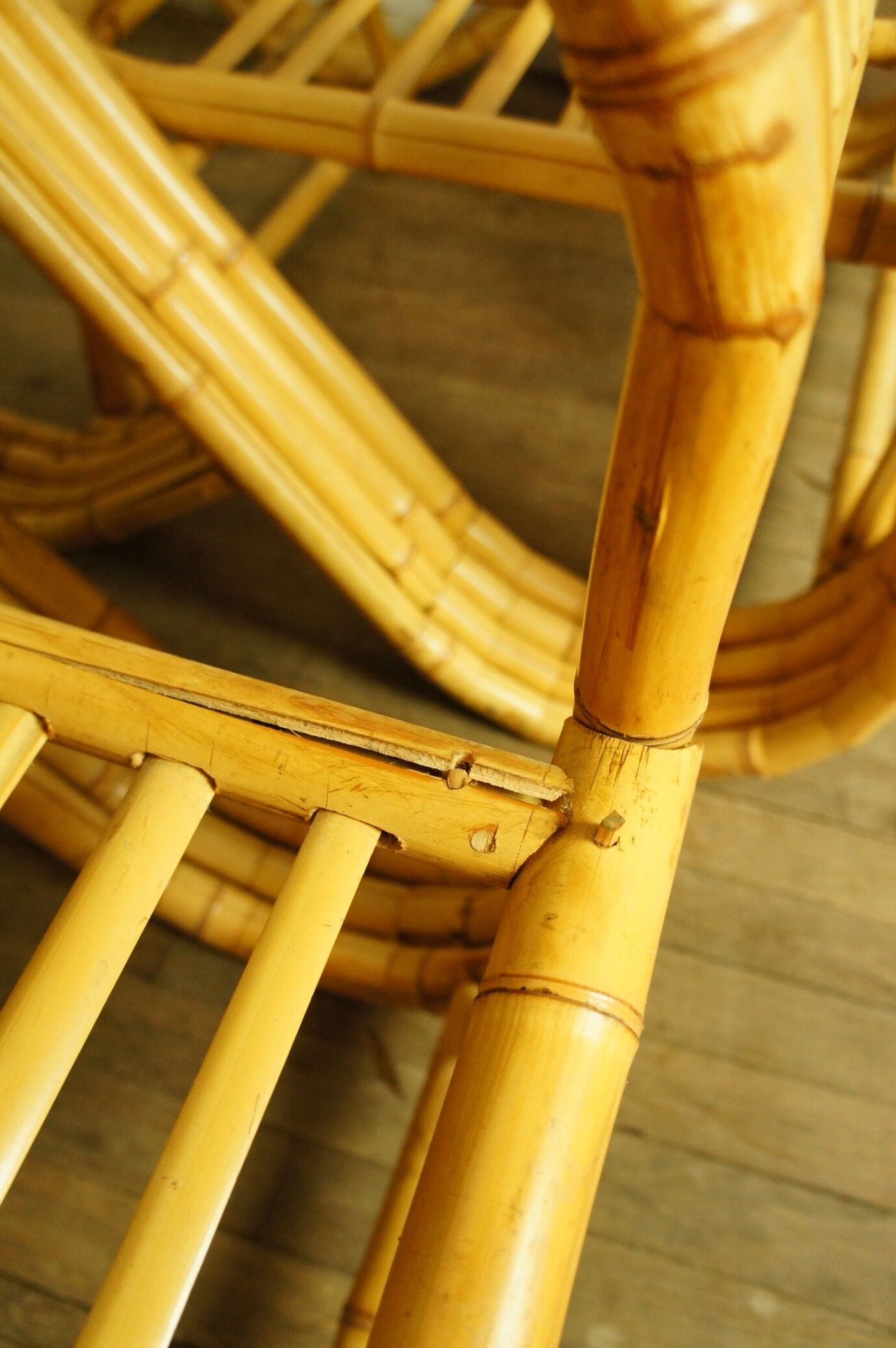 Paire de fauteuils lounge "Bretzel" de style art déco vers 1960