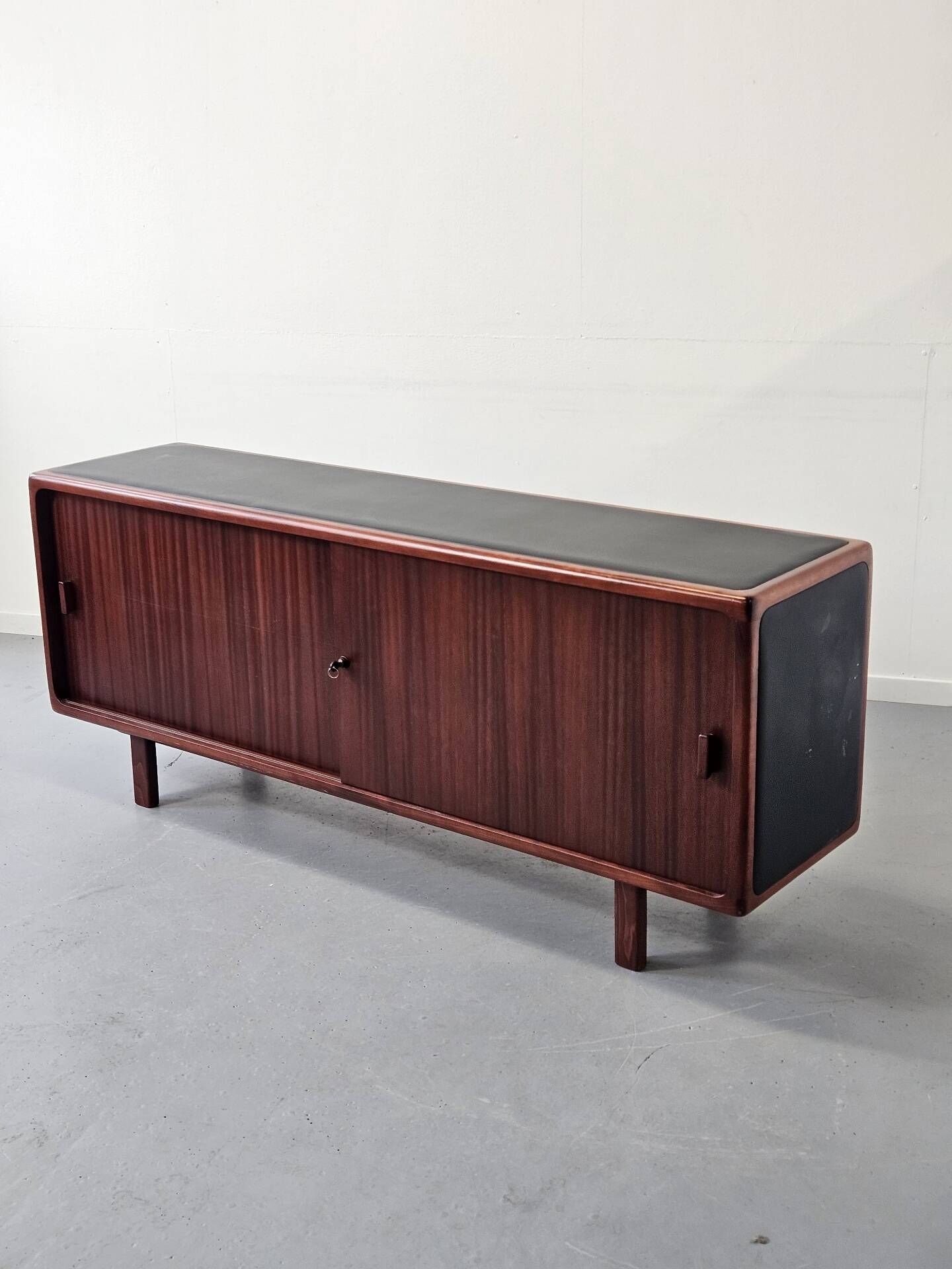 Enfilade vintage design en teck et cuir , années 70