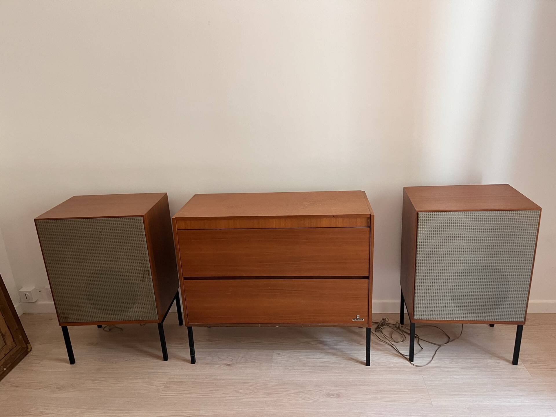 Meuble radio grundig HI FI STUDIO 50
