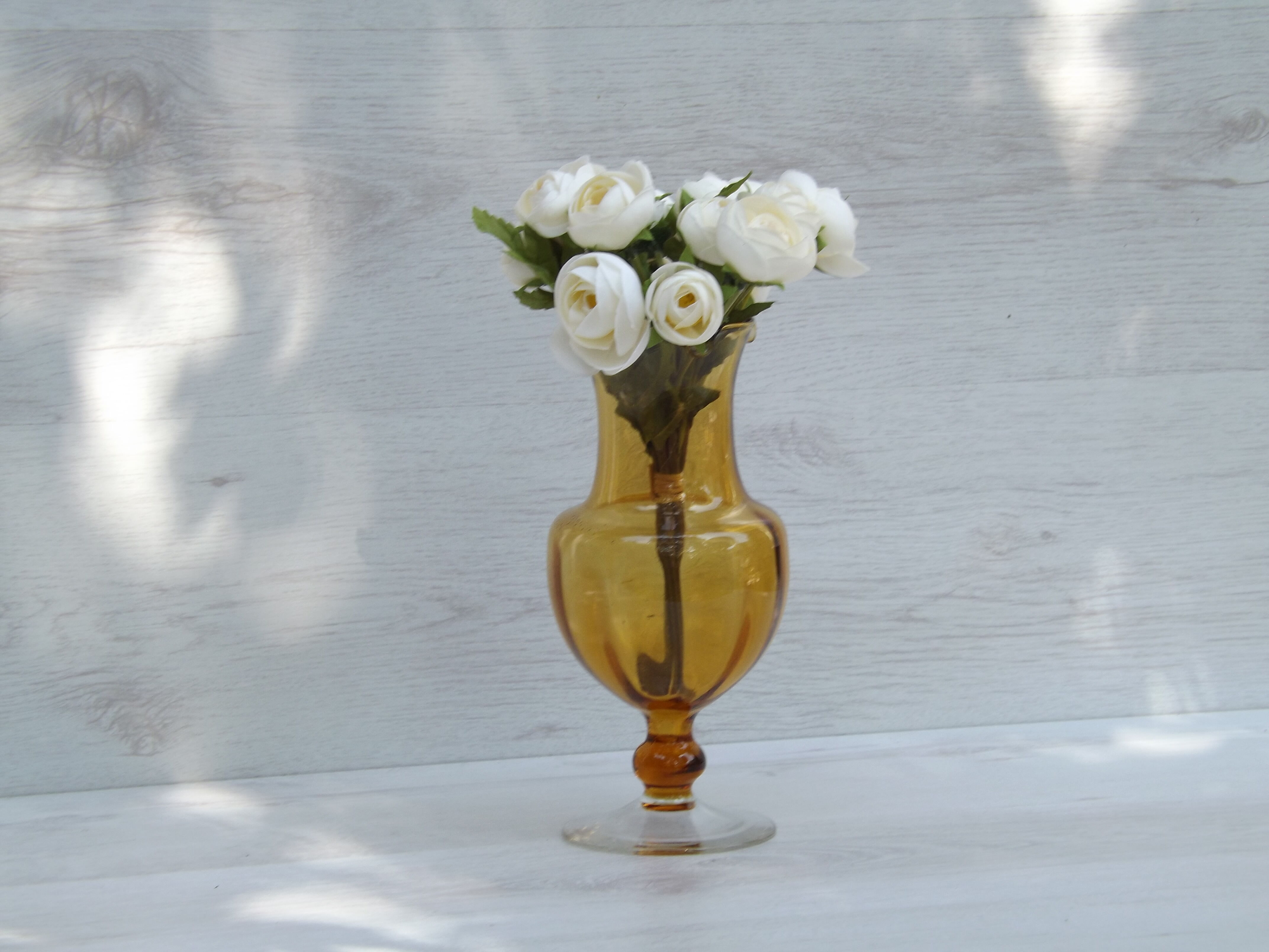 Amber glass standing vase