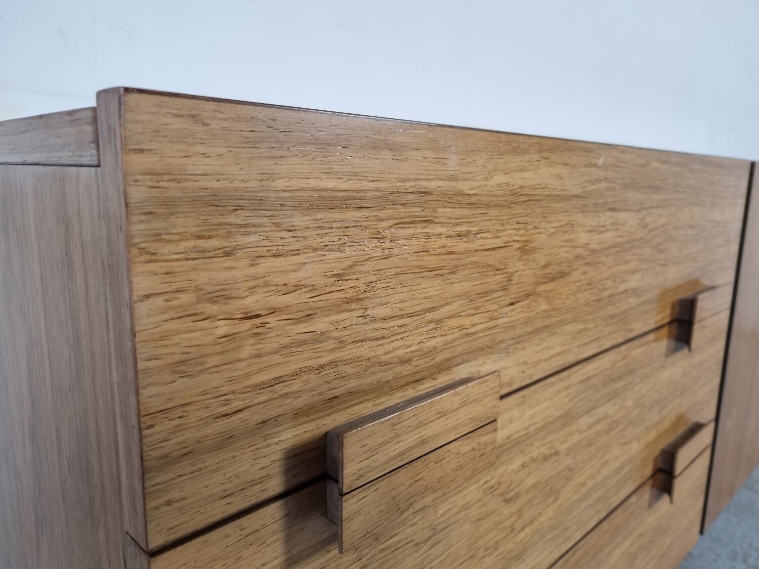 Scandinavian row in rosewood and chrome, 60s